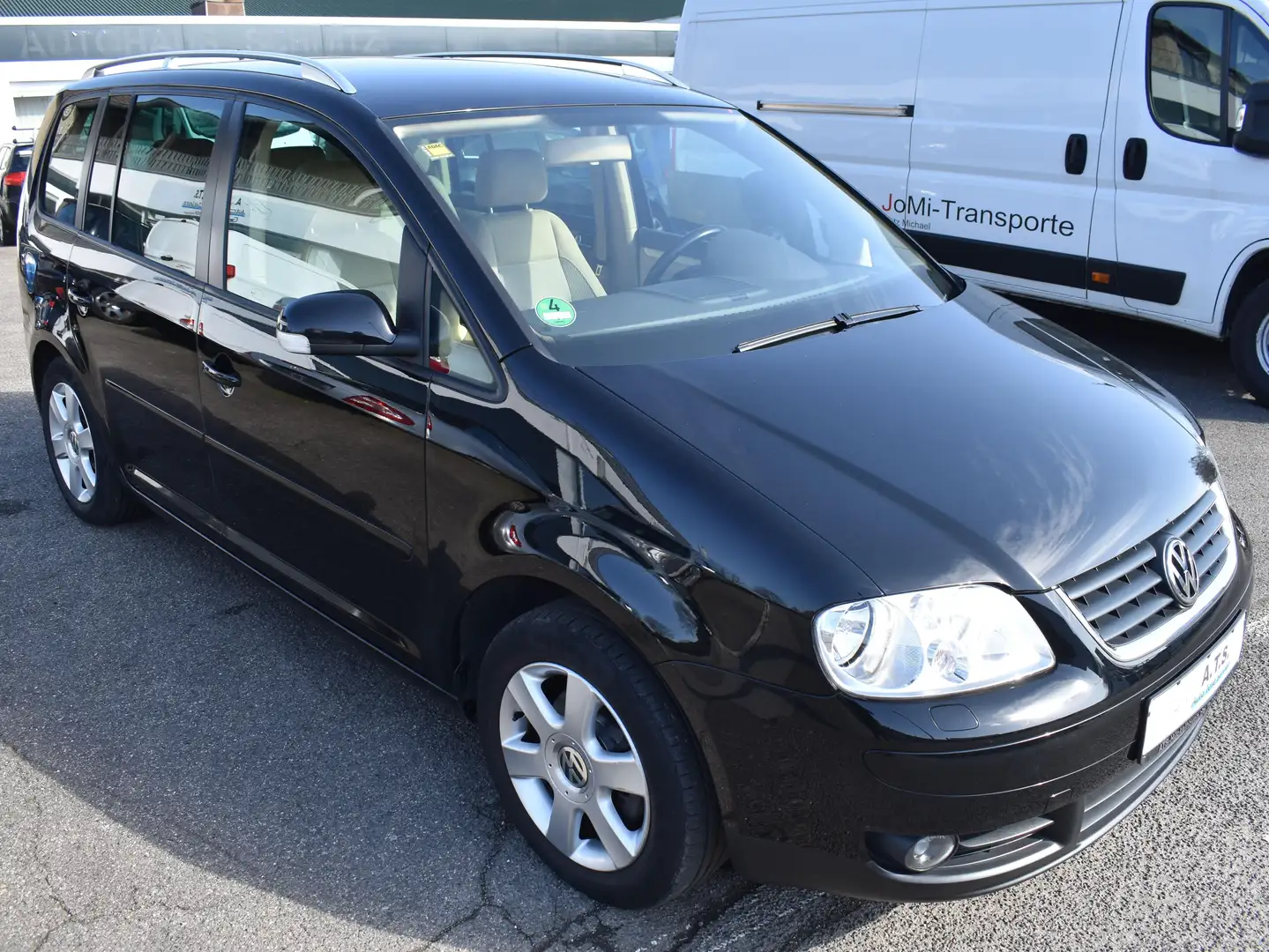 Volkswagen Touran Highline 1.6 FSI *AUTOMATIK*SITZHZ*PDC*AUS 2.HAND Schwarz - 2