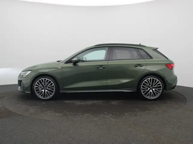 Audi A3 view 4