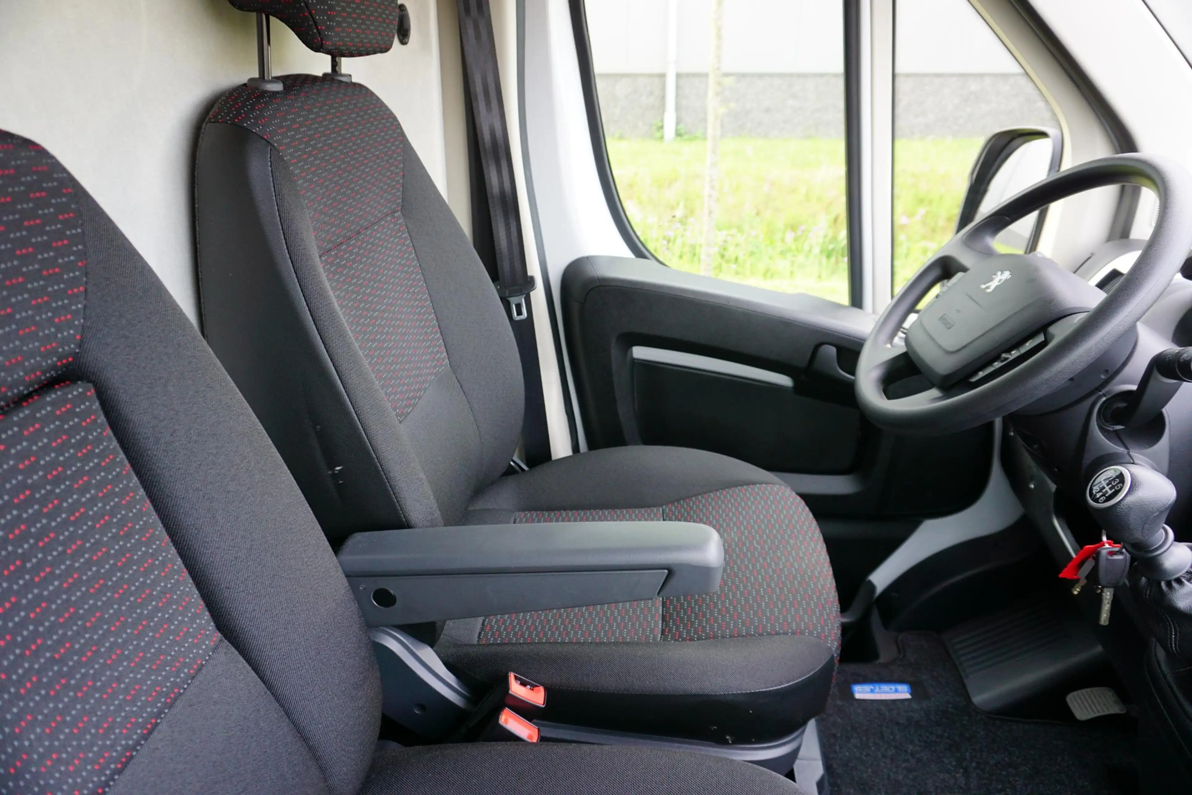 Peugeot Boxer 2.2 BlueHDi 140 L3H2 3.5t in Topstaat |Camera |Cru — photo 13