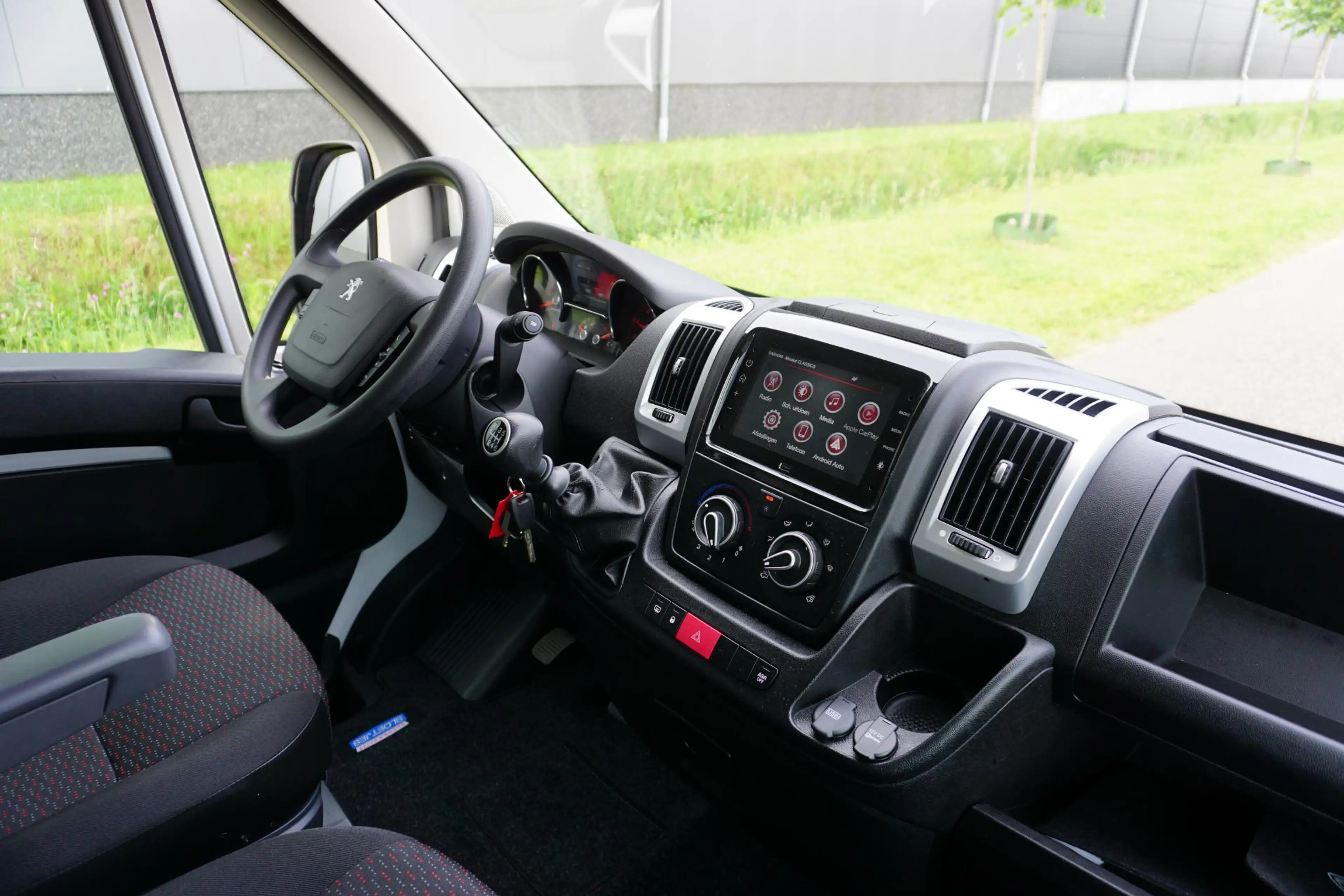 Peugeot Boxer 2.2 BlueHDi 140 L3H2 3.5t in Topstaat |Camera |Cru — photo 8