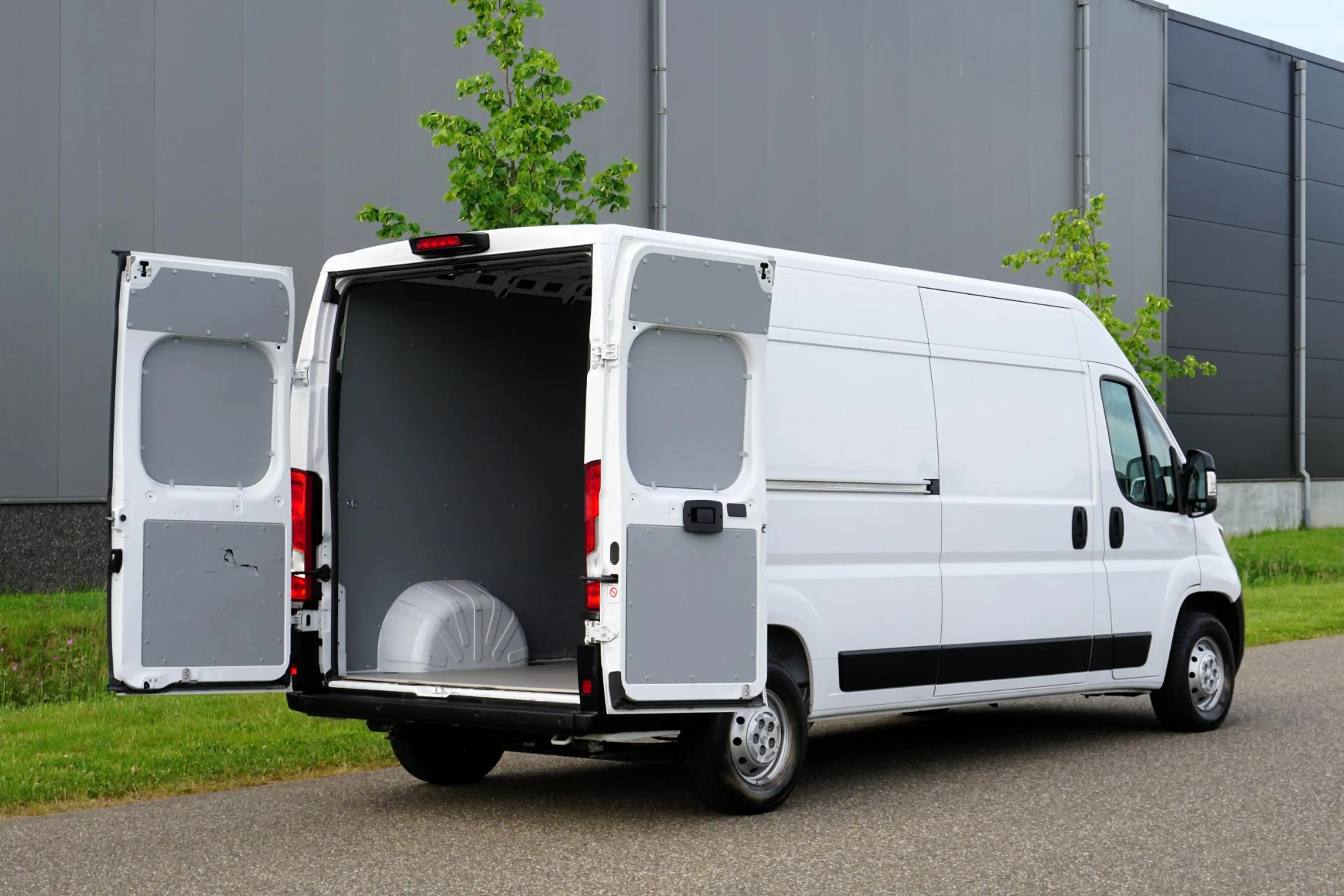 Peugeot Boxer 2.2 BlueHDi 140 L3H2 3.5t in Topstaat |Camera |Cru — photo 3