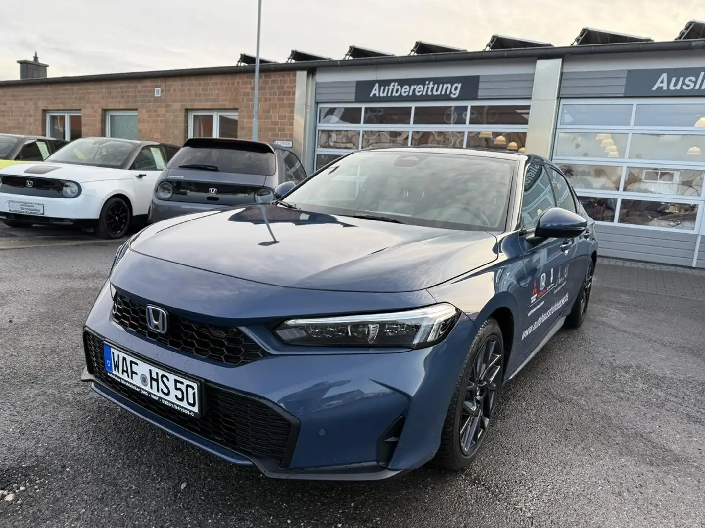 Honda Civic e:HEV 2.0 i-MMD Hybrid Advance Blau - 2