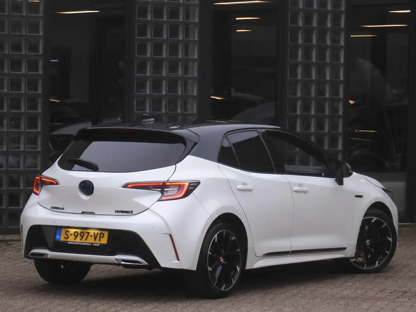 Toyota Corolla 2.0 HYBRID EXECUTIVE/ JBL/ 18INCH GR-VELGEN Weiß - 2