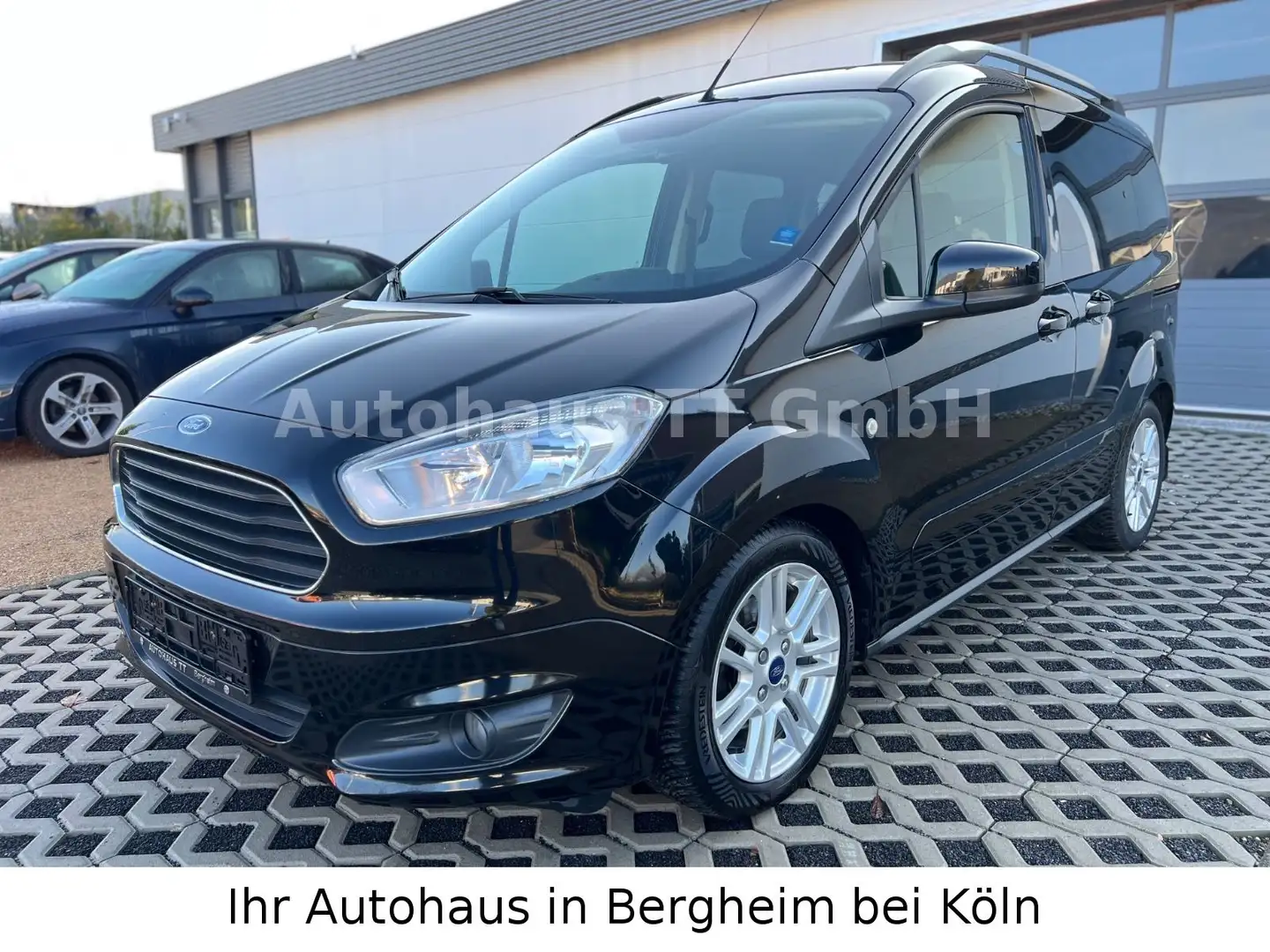 Ford Tourneo Courier 1.5 TDCi 70kW Titanium°Navi°CAM° Černá - 2