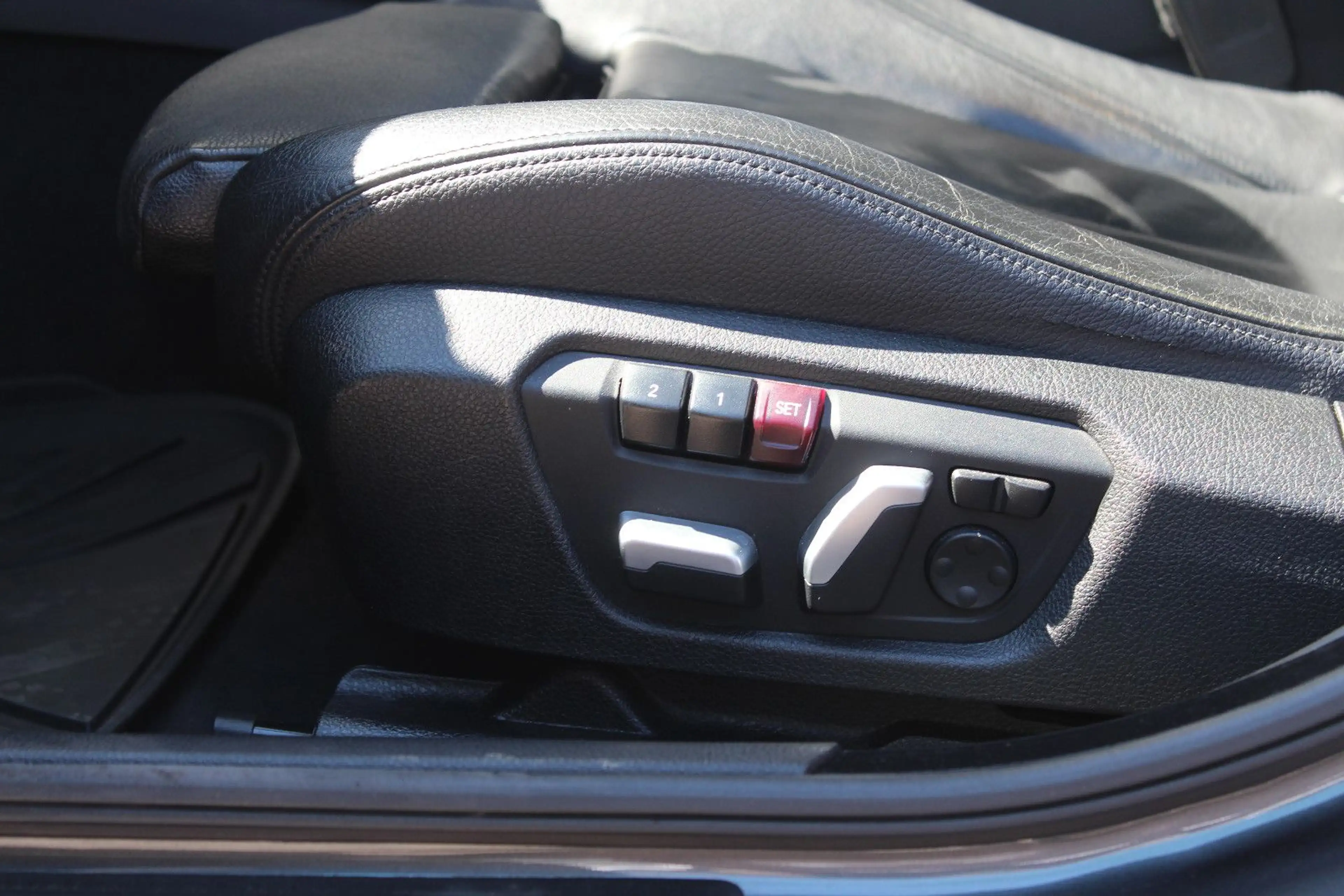 BMW 335 i GT xDrive M-Sport*Panorama*360°*HuD*H&K... — photo 13