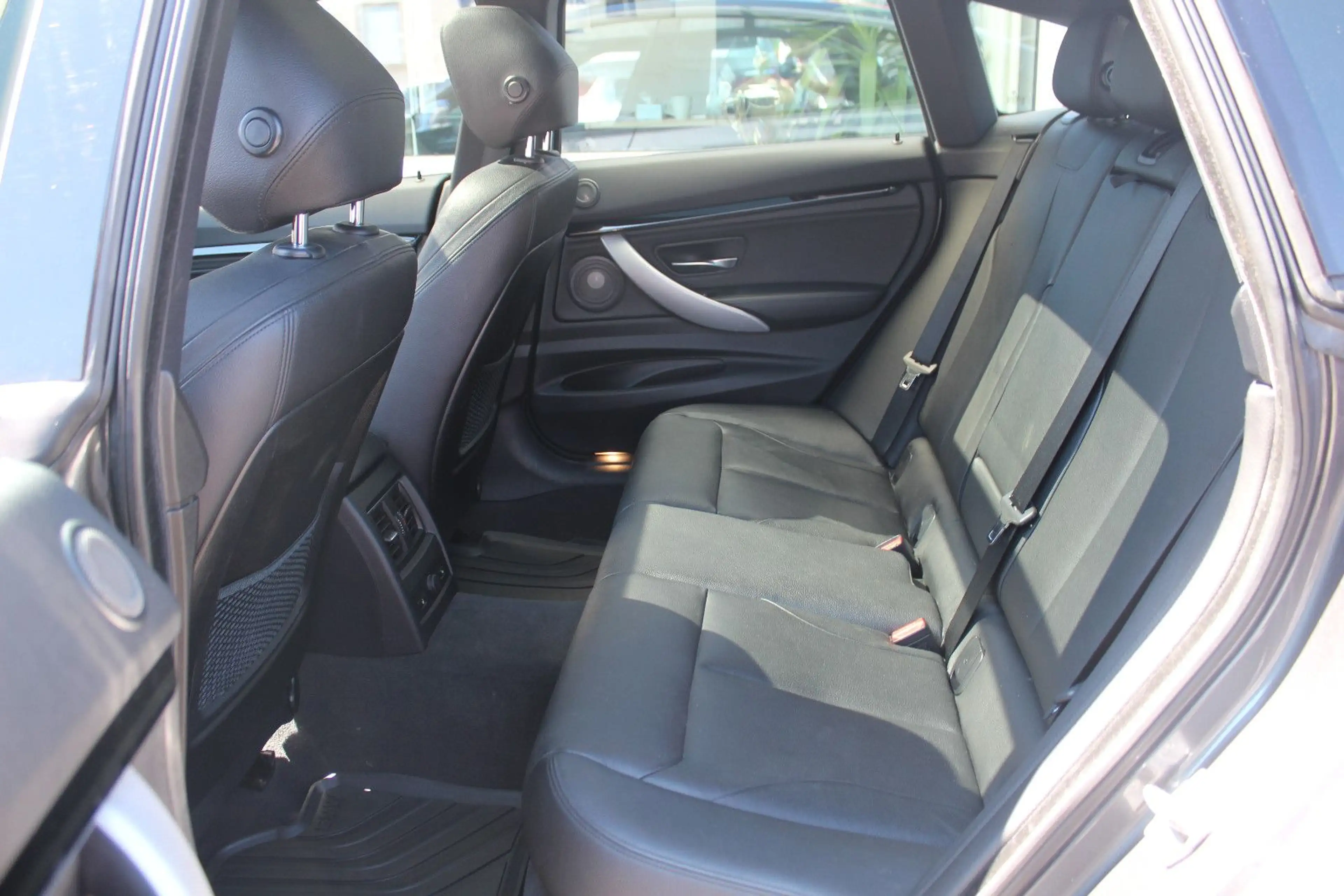 BMW 335 i GT xDrive M-Sport*Panorama*360°*HuD*H&K... — photo 15