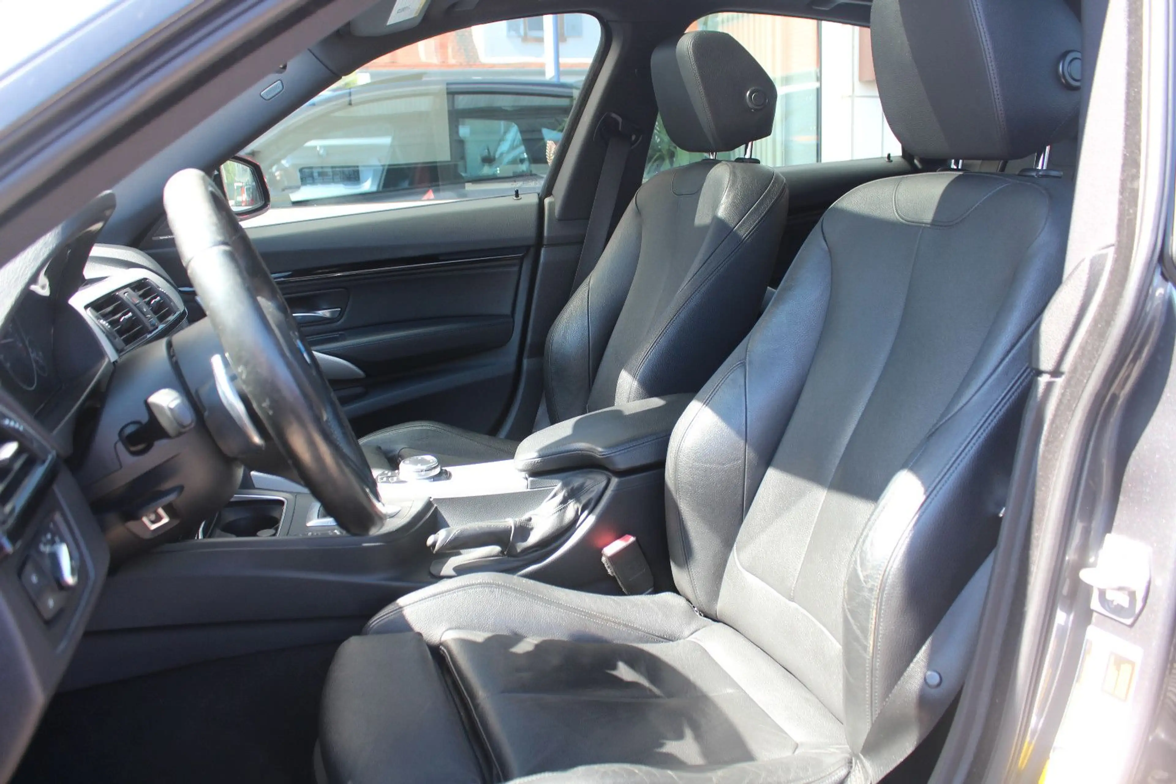 BMW 335 i GT xDrive M-Sport*Panorama*360°*HuD*H&K... — photo 12
