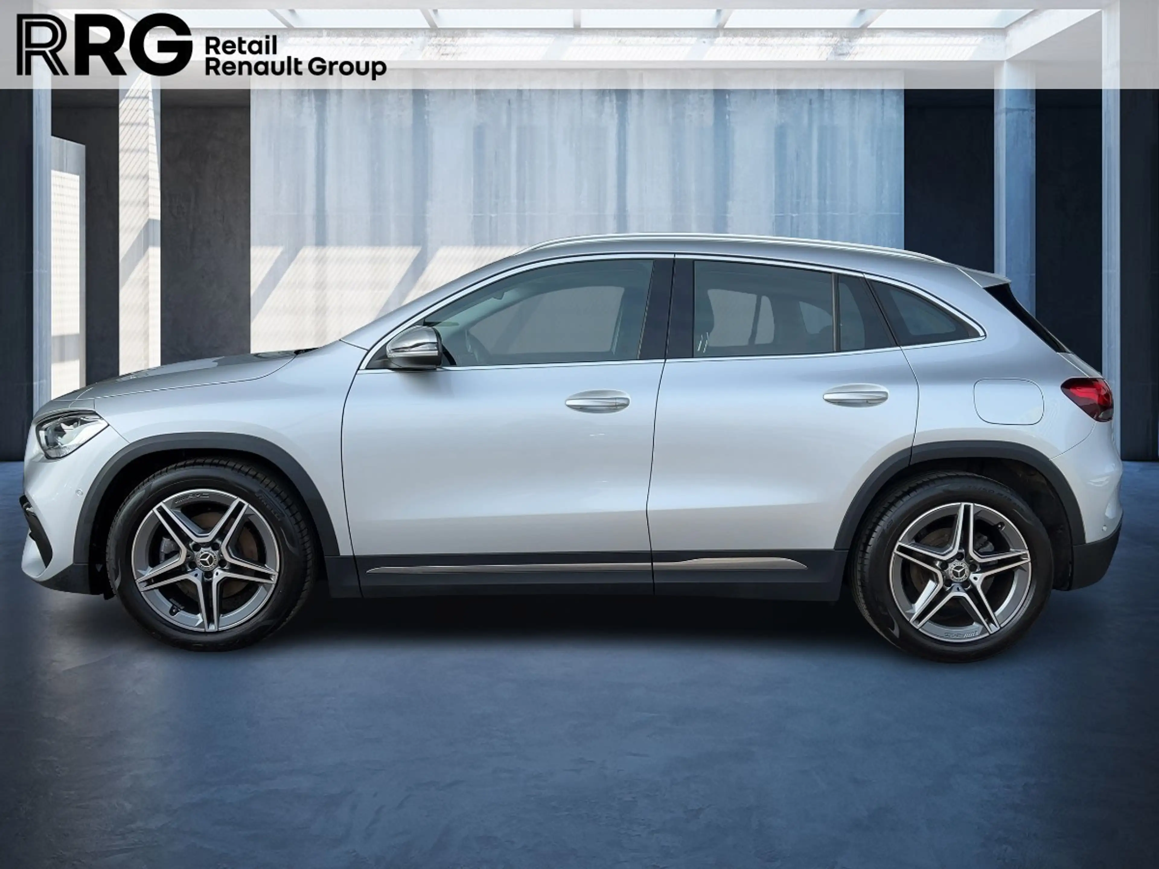 Mercedes-Benz GLA 200 200 AMG Line — photo 2