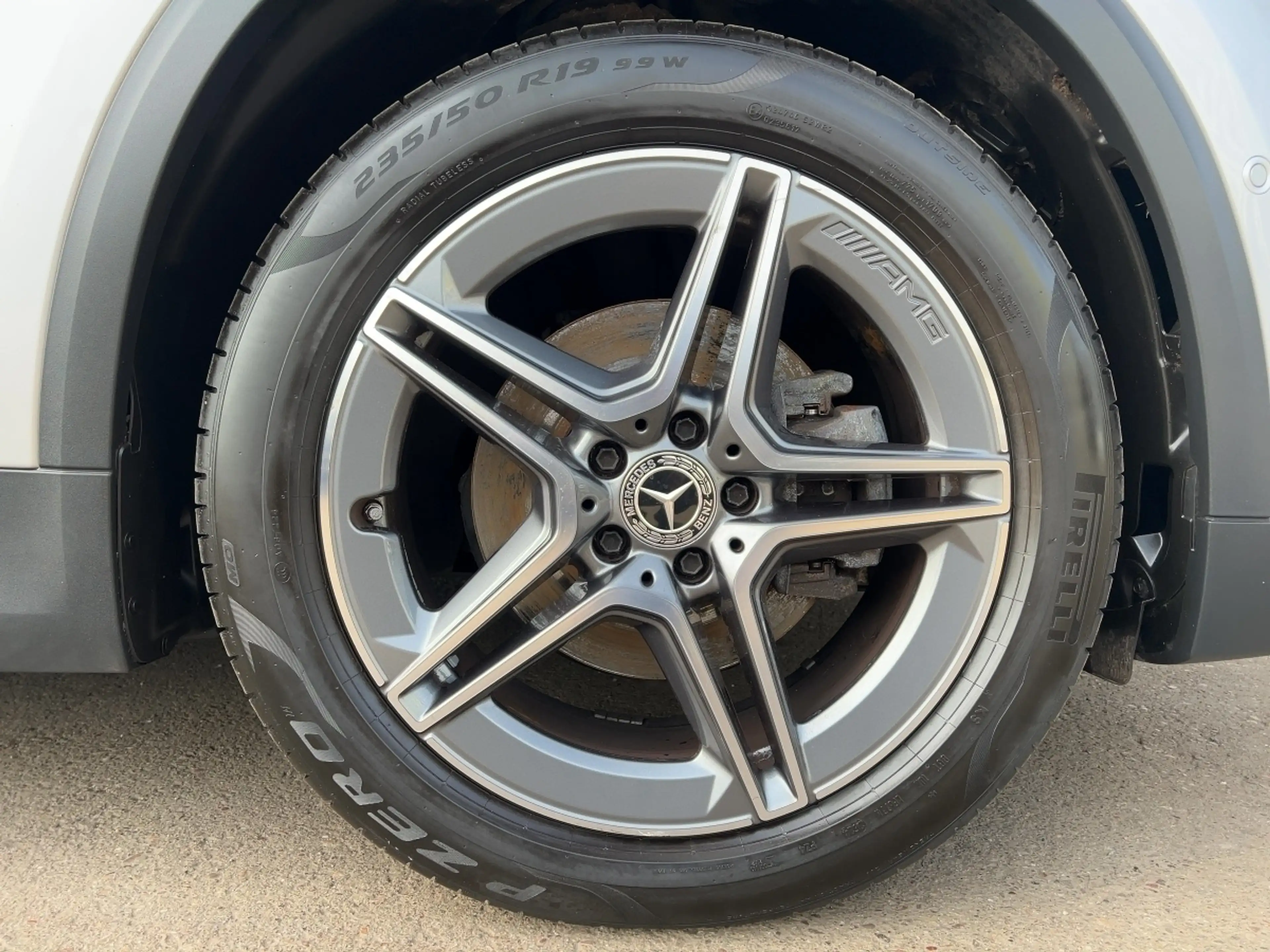 Mercedes-Benz GLA 200 200 AMG Line — photo 19