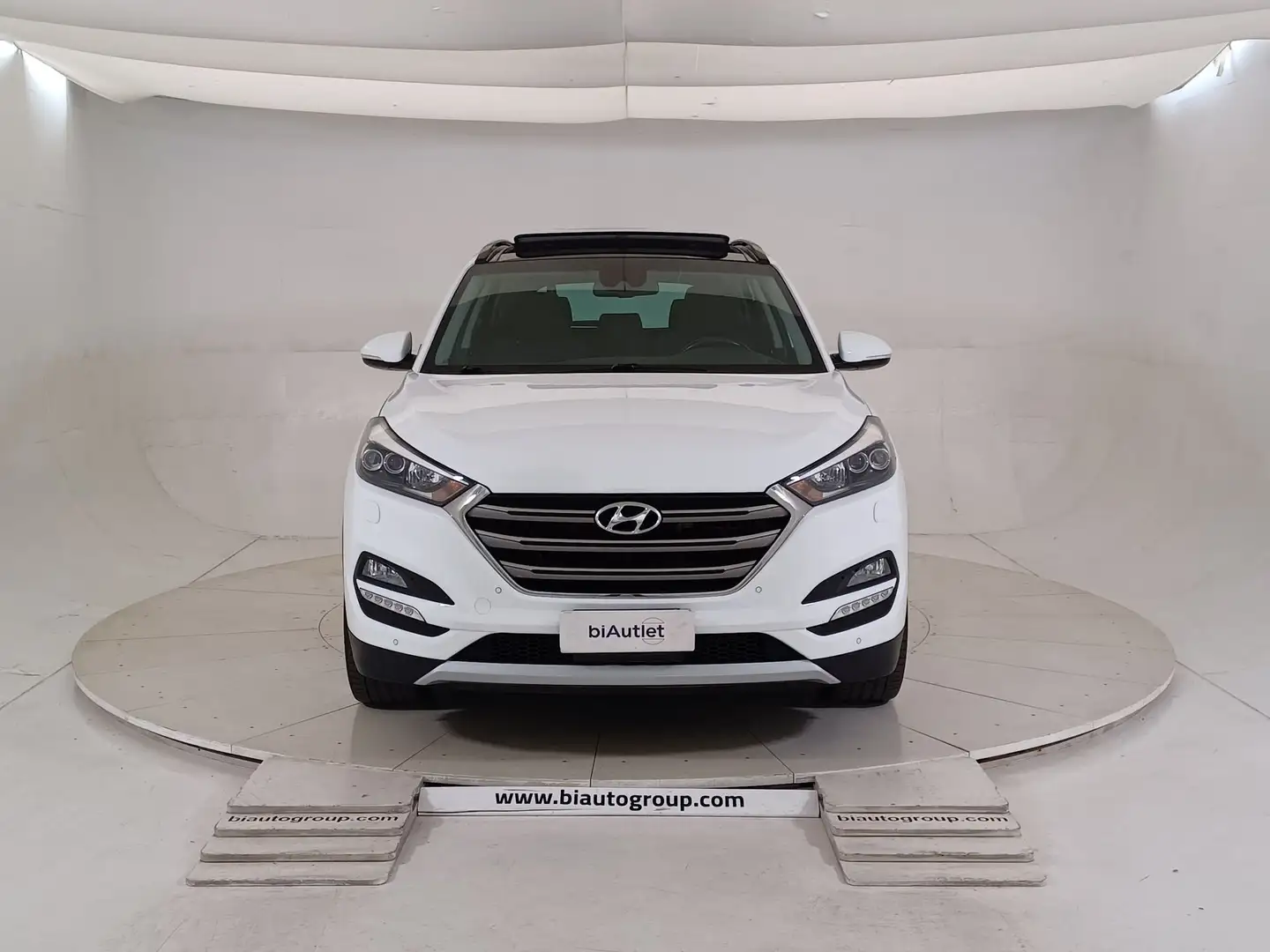 Hyundai TUCSON 2015 Diesel 1.7 crdi Xpossible 2wd 141cv dct Bianco - 2