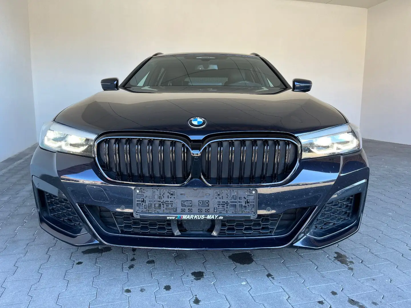BMW 530 e xDrive Touring M Sport HUD H/K DriveAssProf Schwarz - 2