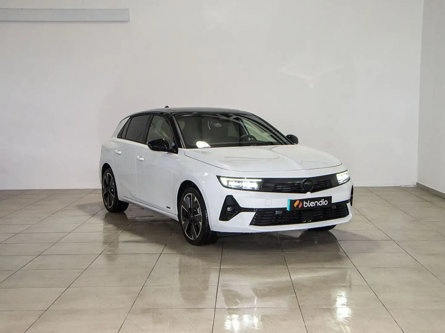Opel Astra BEV 54KW GS AUTO 156 5P Weiß - 2
