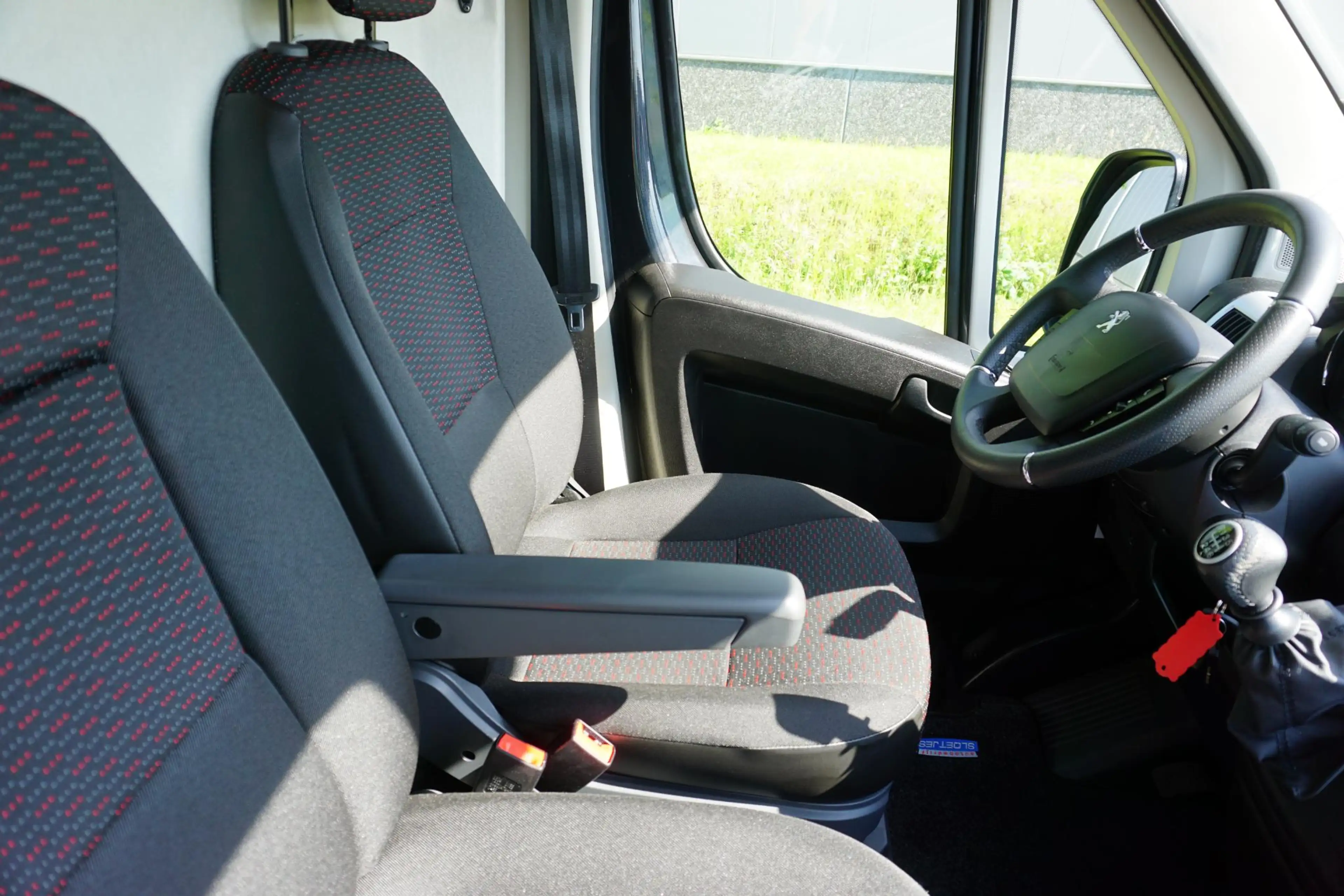 Peugeot Boxer 2.2 BlueHDi 165 L3H2 3.5t in nieuwstaat |Trekhaak — photo 10