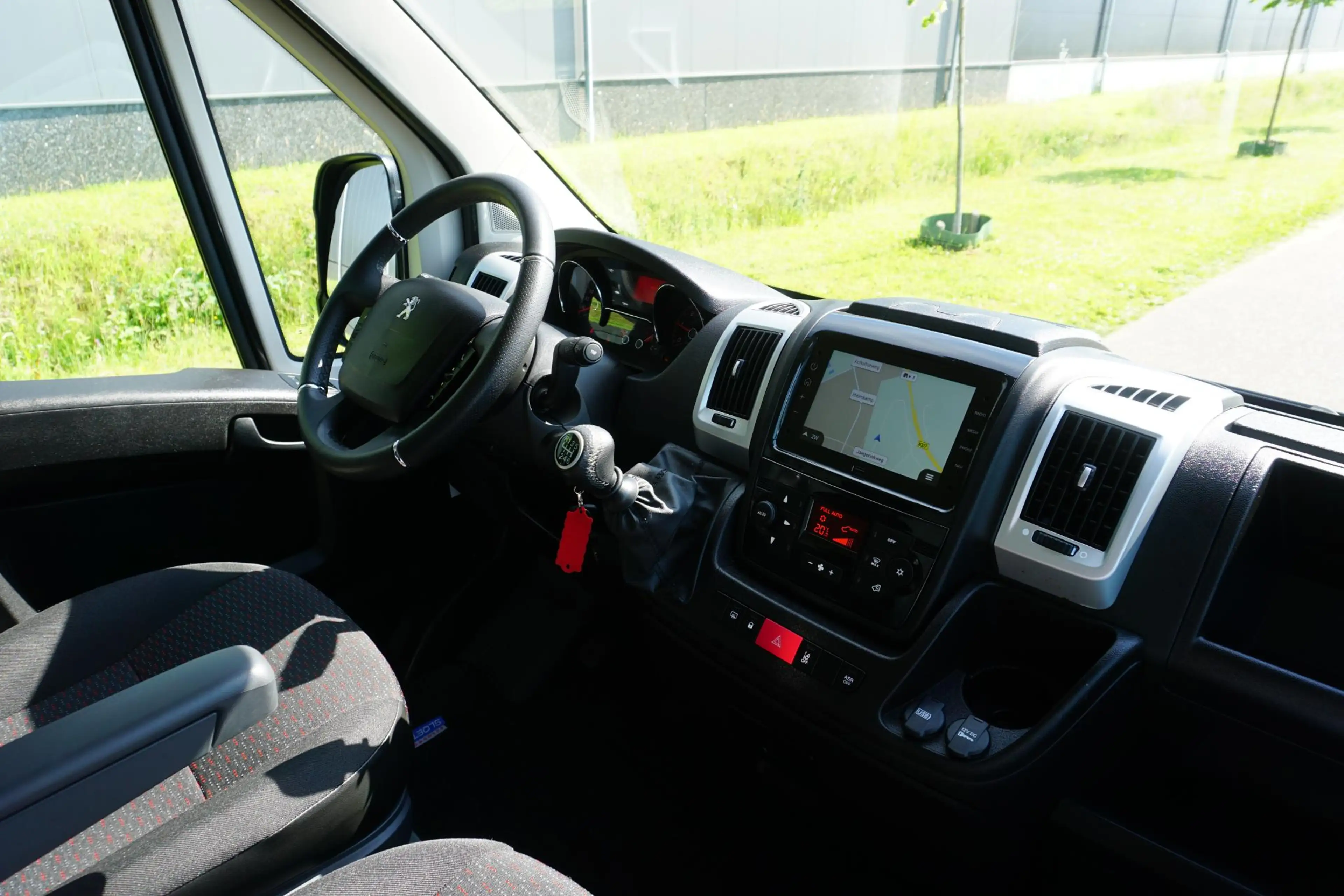 Peugeot Boxer 2.2 BlueHDi 165 L3H2 3.5t in nieuwstaat |Trekhaak — photo 7