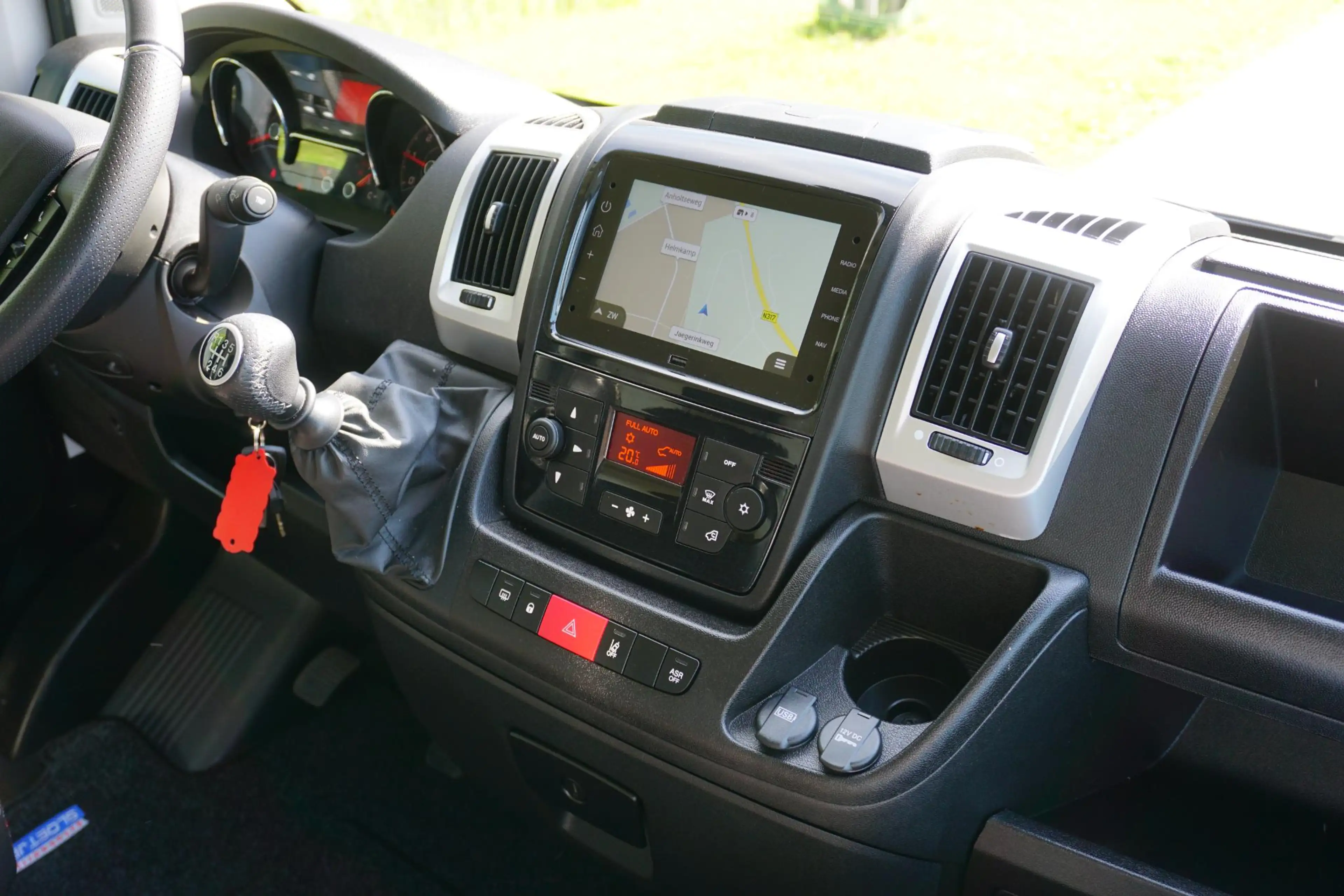 Peugeot Boxer 2.2 BlueHDi 165 L3H2 3.5t in nieuwstaat |Trekhaak — photo 9