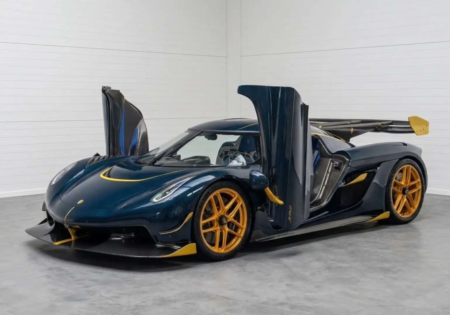 Koenigsegg Jesko Attack - 1