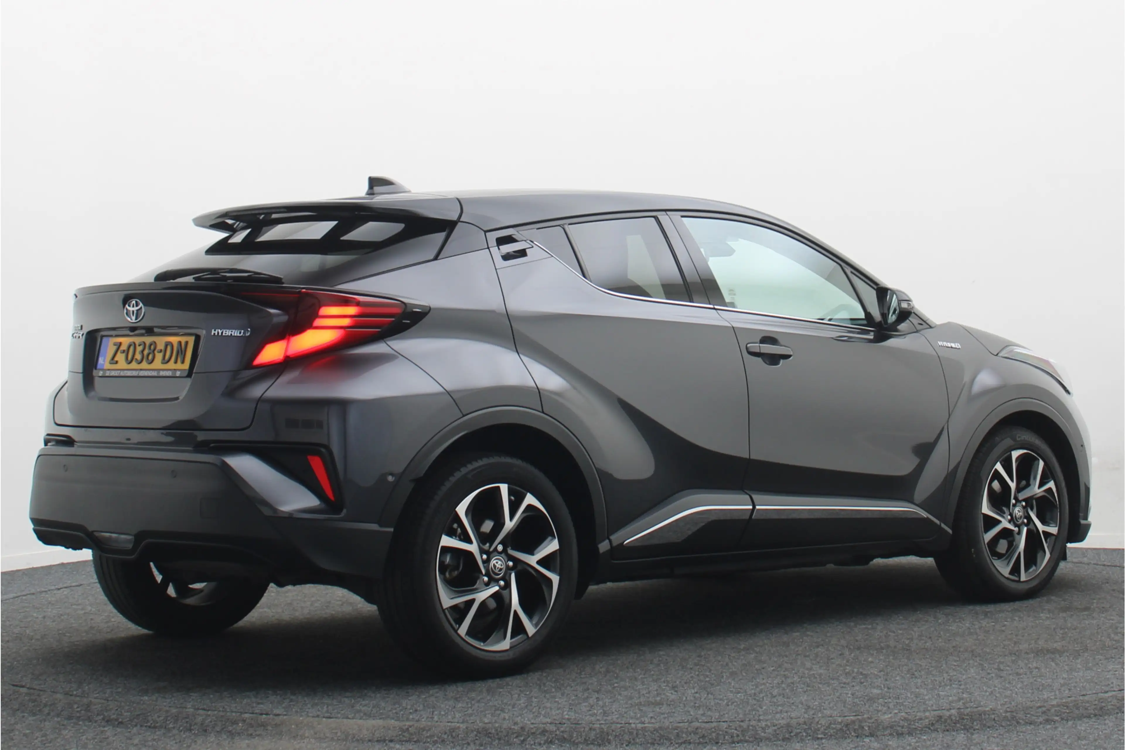 Toyota C-HR 1.8 Hybrid Style — photo 20