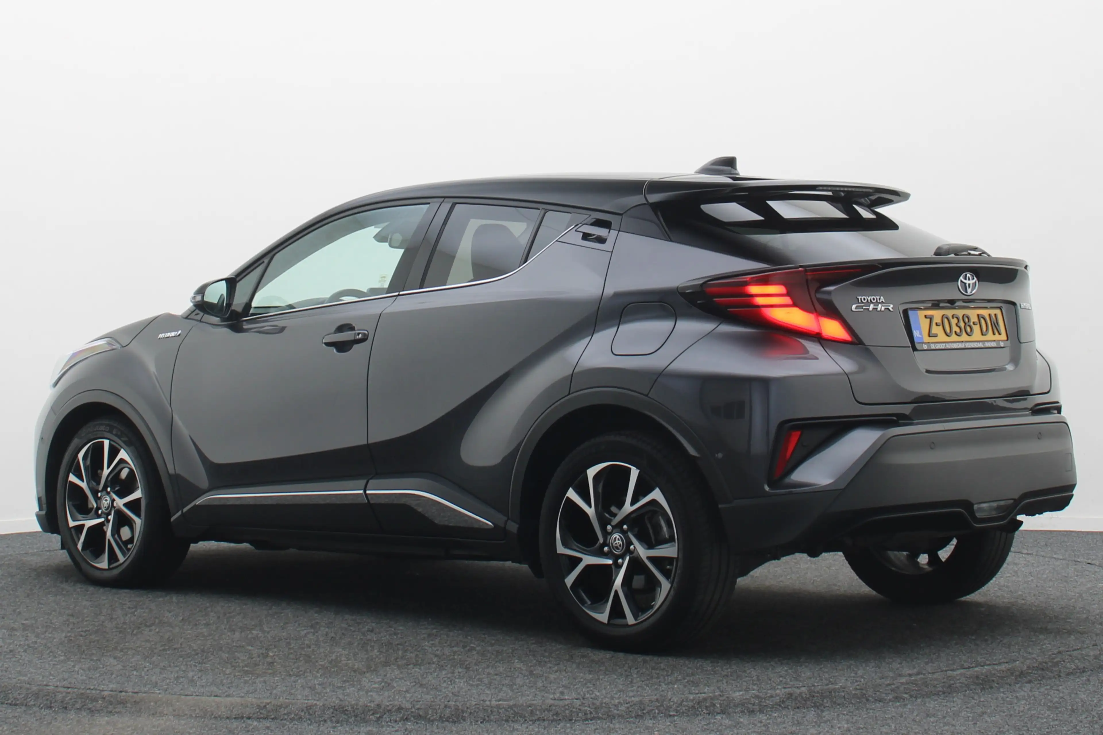 Toyota C-HR 1.8 Hybrid Style — photo 3