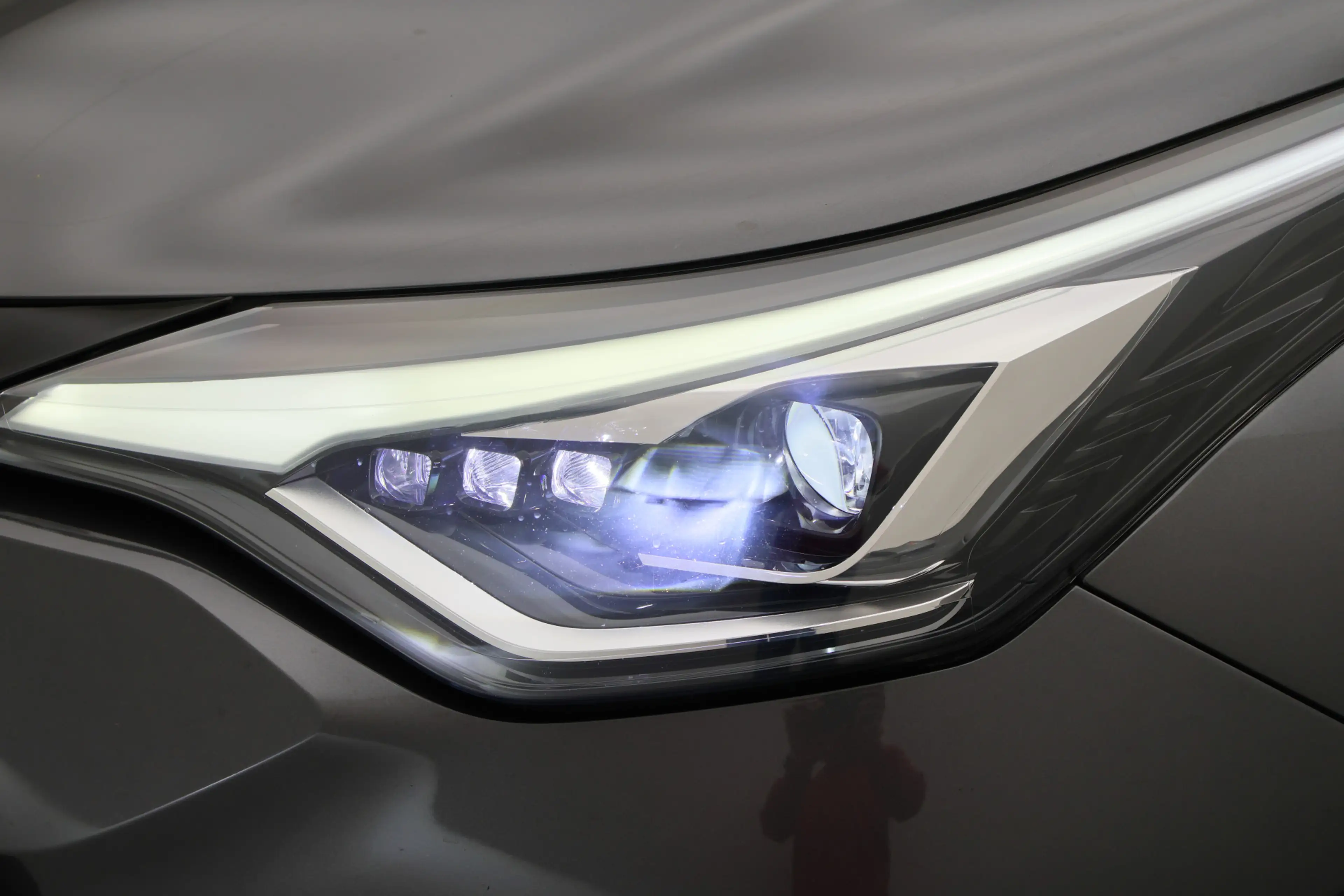 Toyota C-HR 1.8 Hybrid Style — photo 26