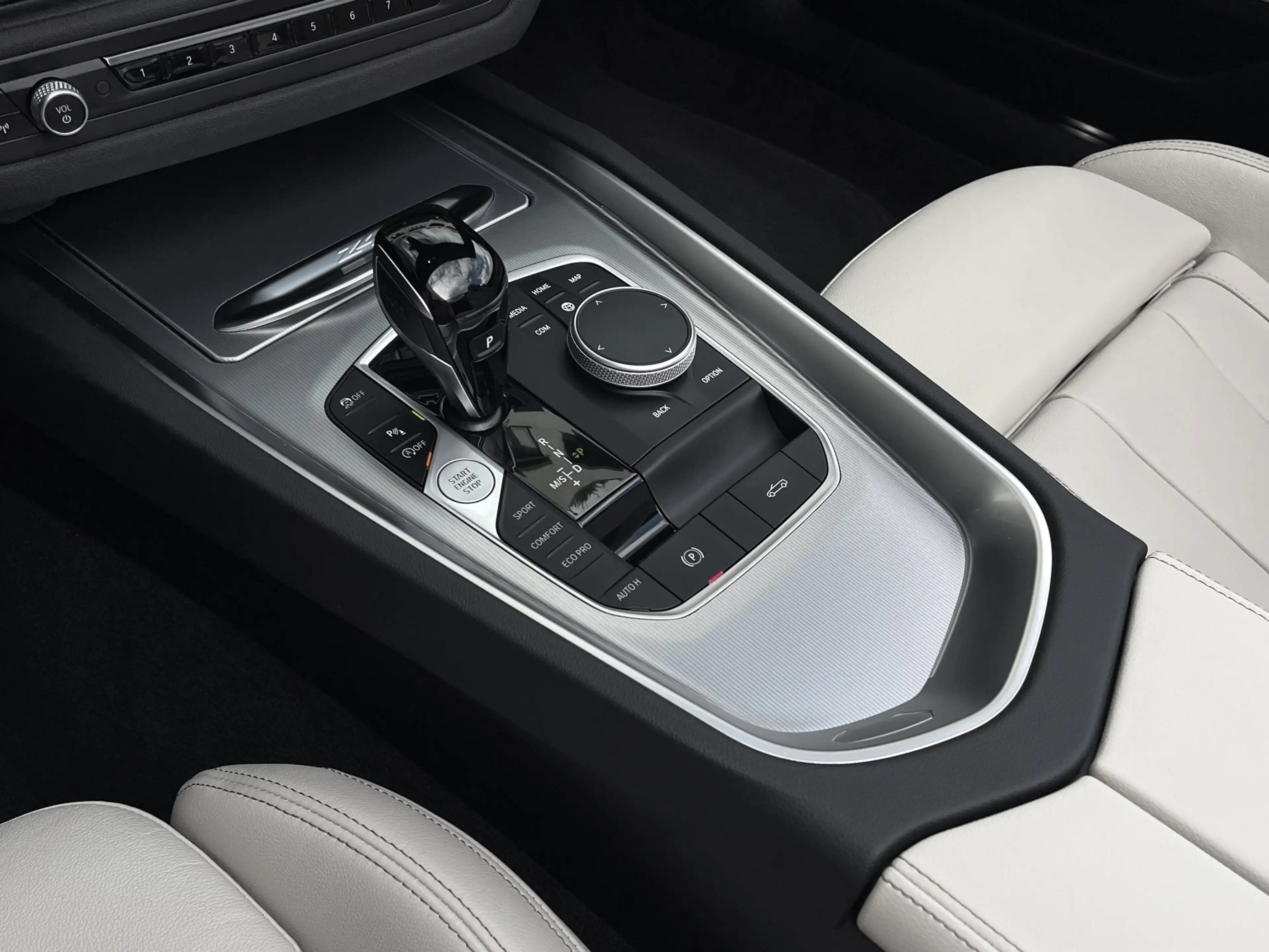 BMW Z4 M40i — photo 10