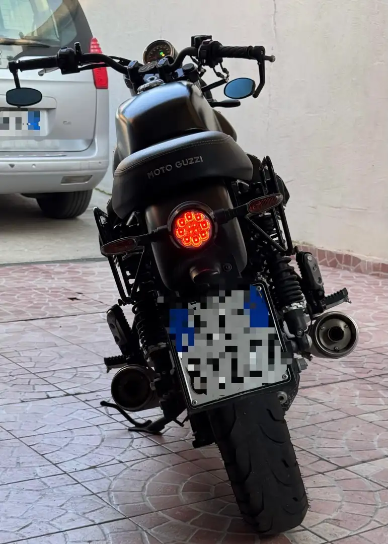 Moto Guzzi V 7 Moto Guzzi V7III stone Night Pack - 2