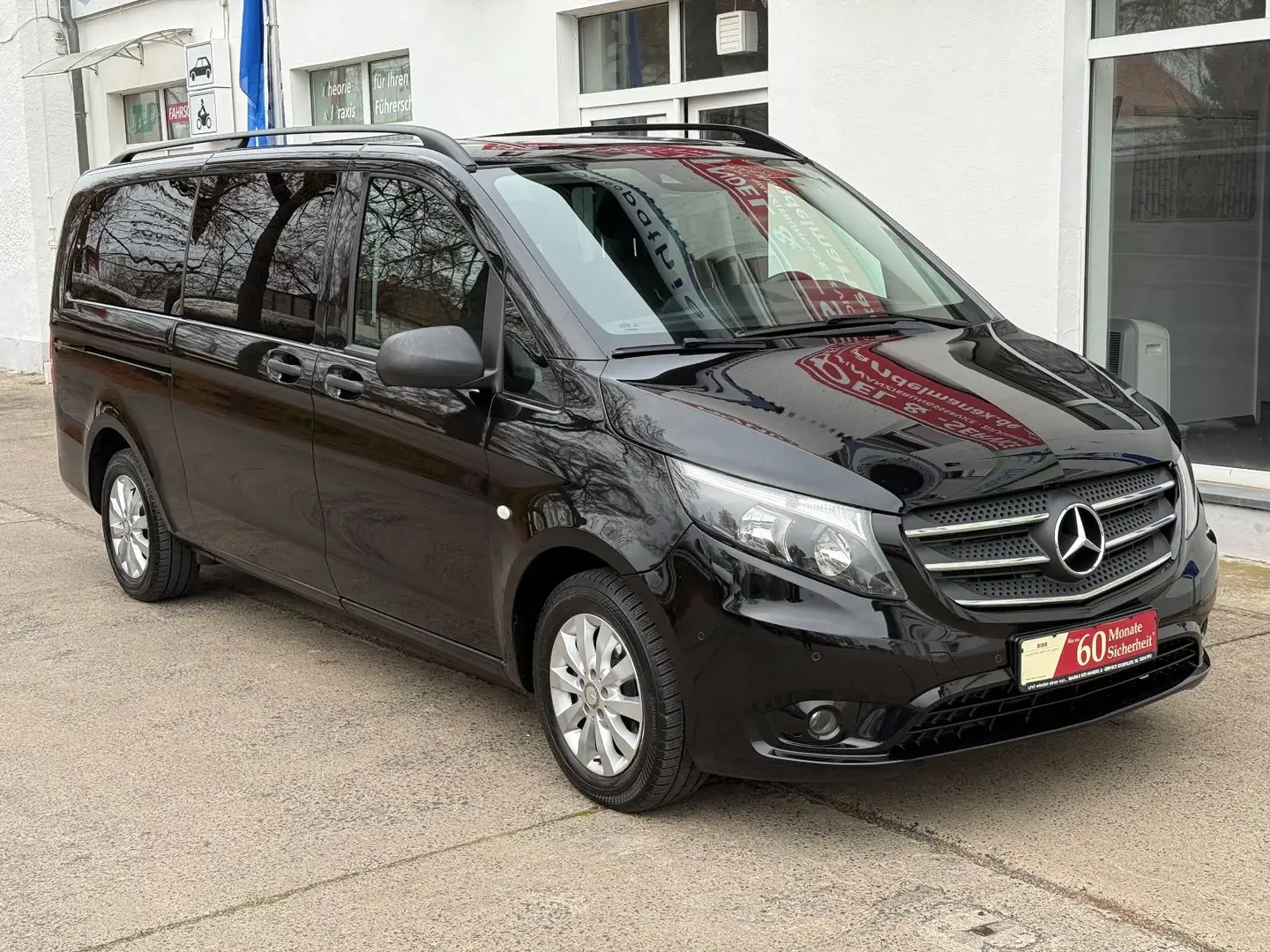 Mercedes-Benz Vito Tourer extralang 8Sitze 2x Schiebetür AHK Noir - 1