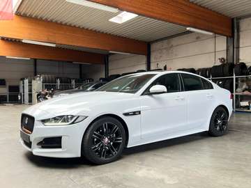 R-SPORT Dynamic Automaat / Black pack / Trekhaak / Pano dak / Camera /
