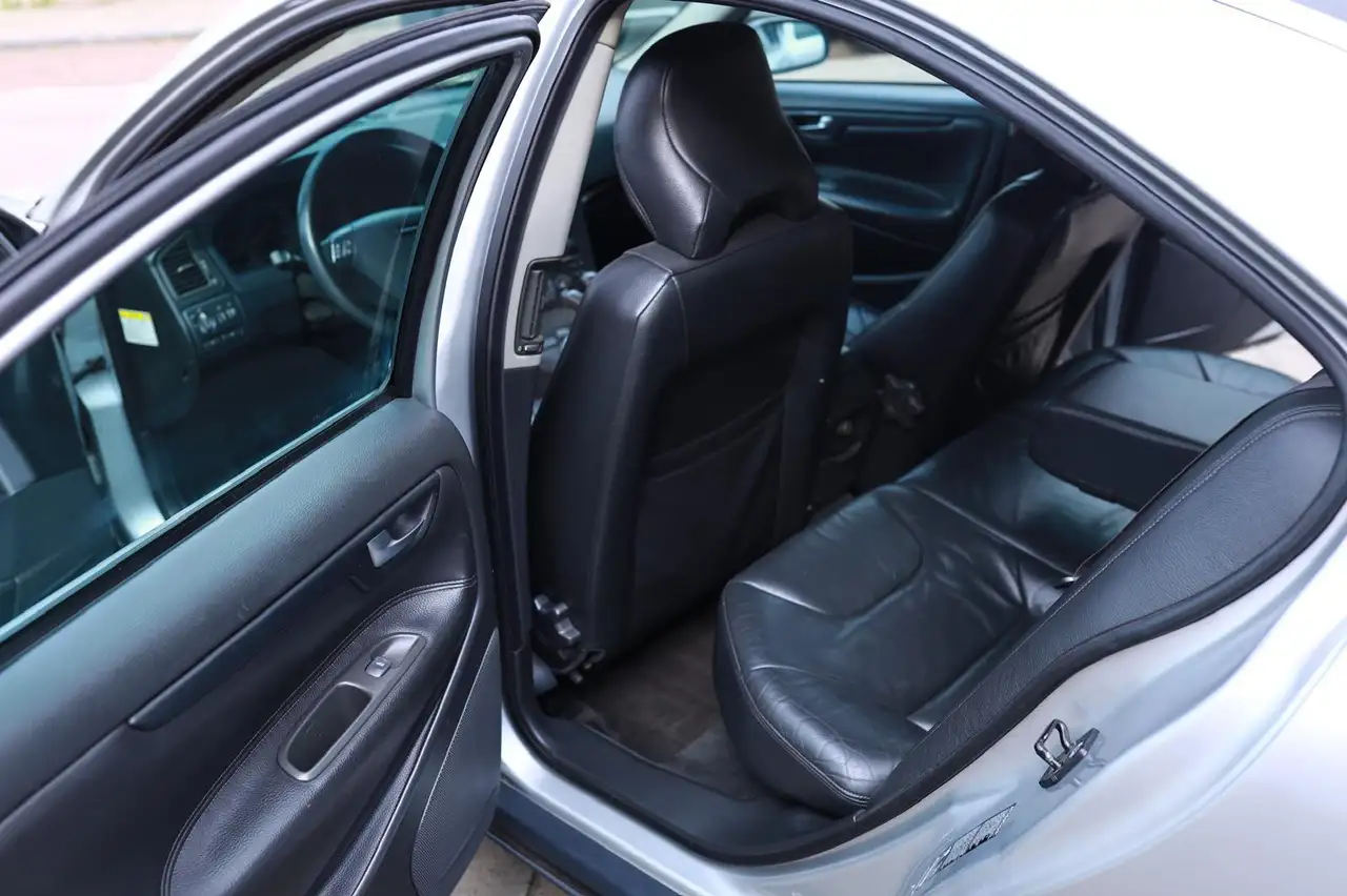 Volvo S60 2.4, foto 9