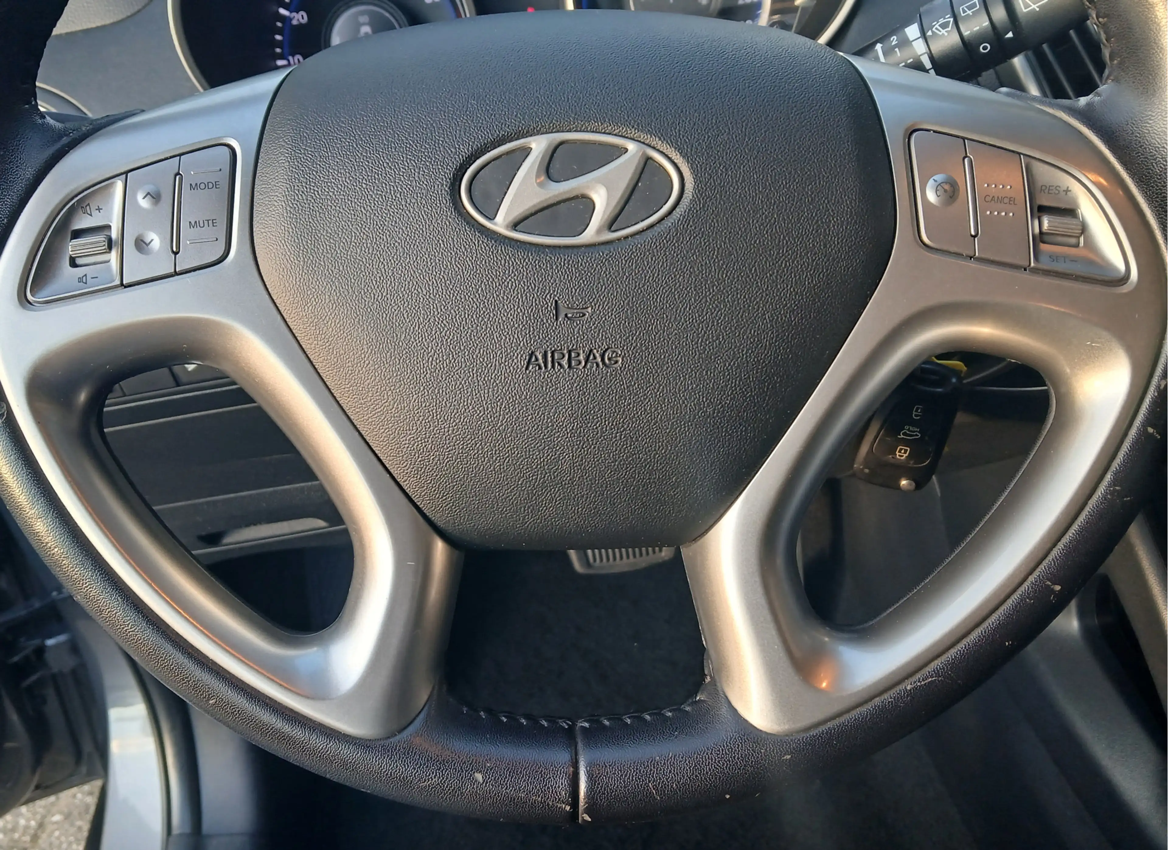 Hyundai iX35 2.0i Dynamic — photo 13