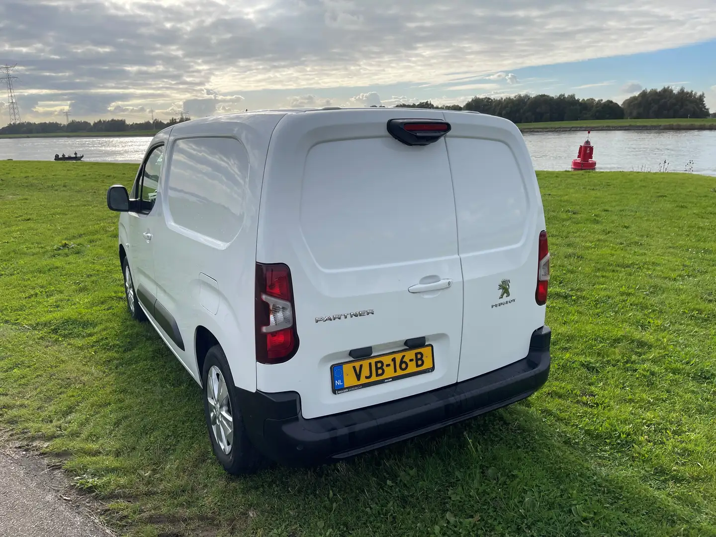 Peugeot Partner Partner 1.5 BlueHDI Asphalt Wit - 2