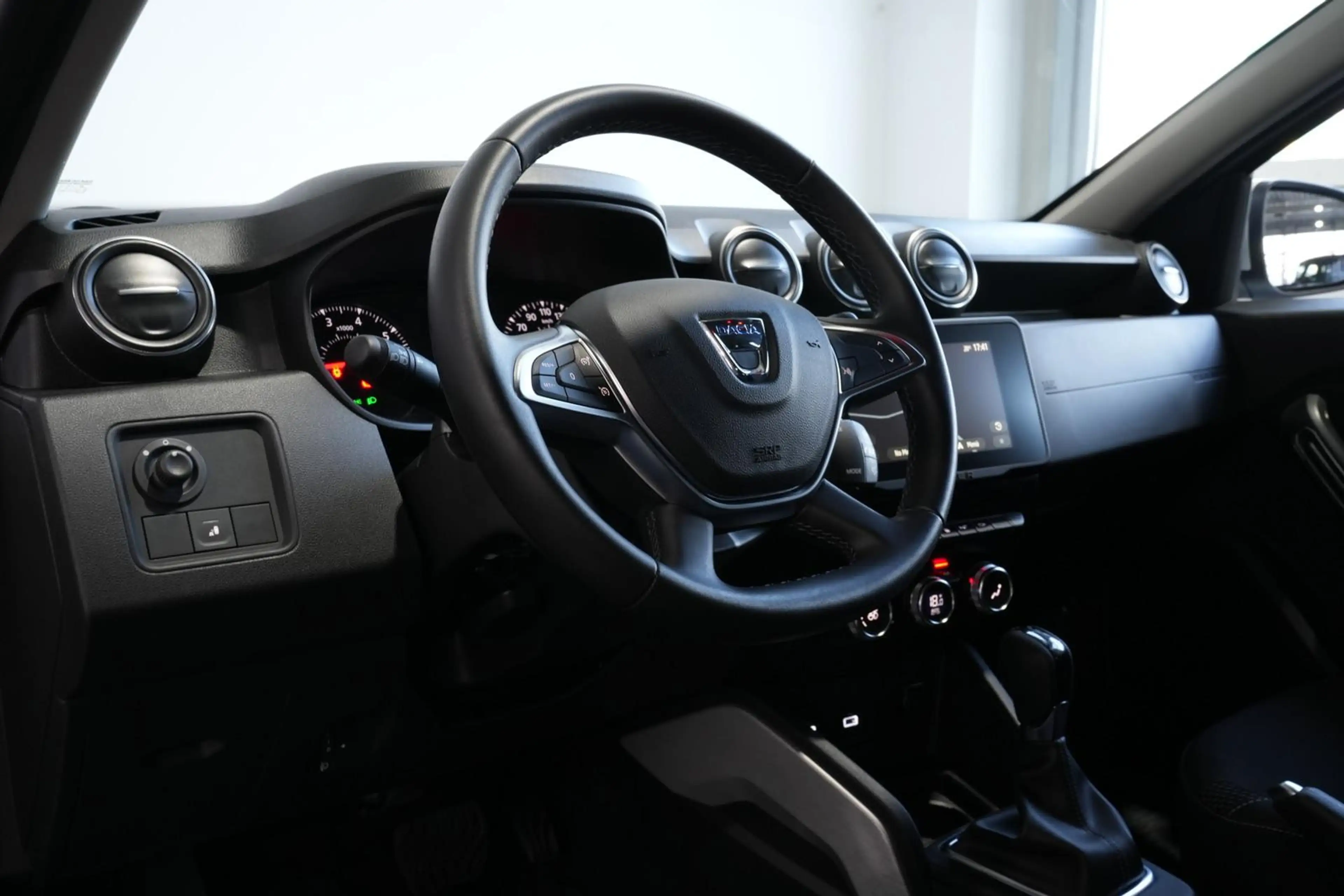 Dacia Duster II Prestige *AUT*NAV*LED* — photo 14