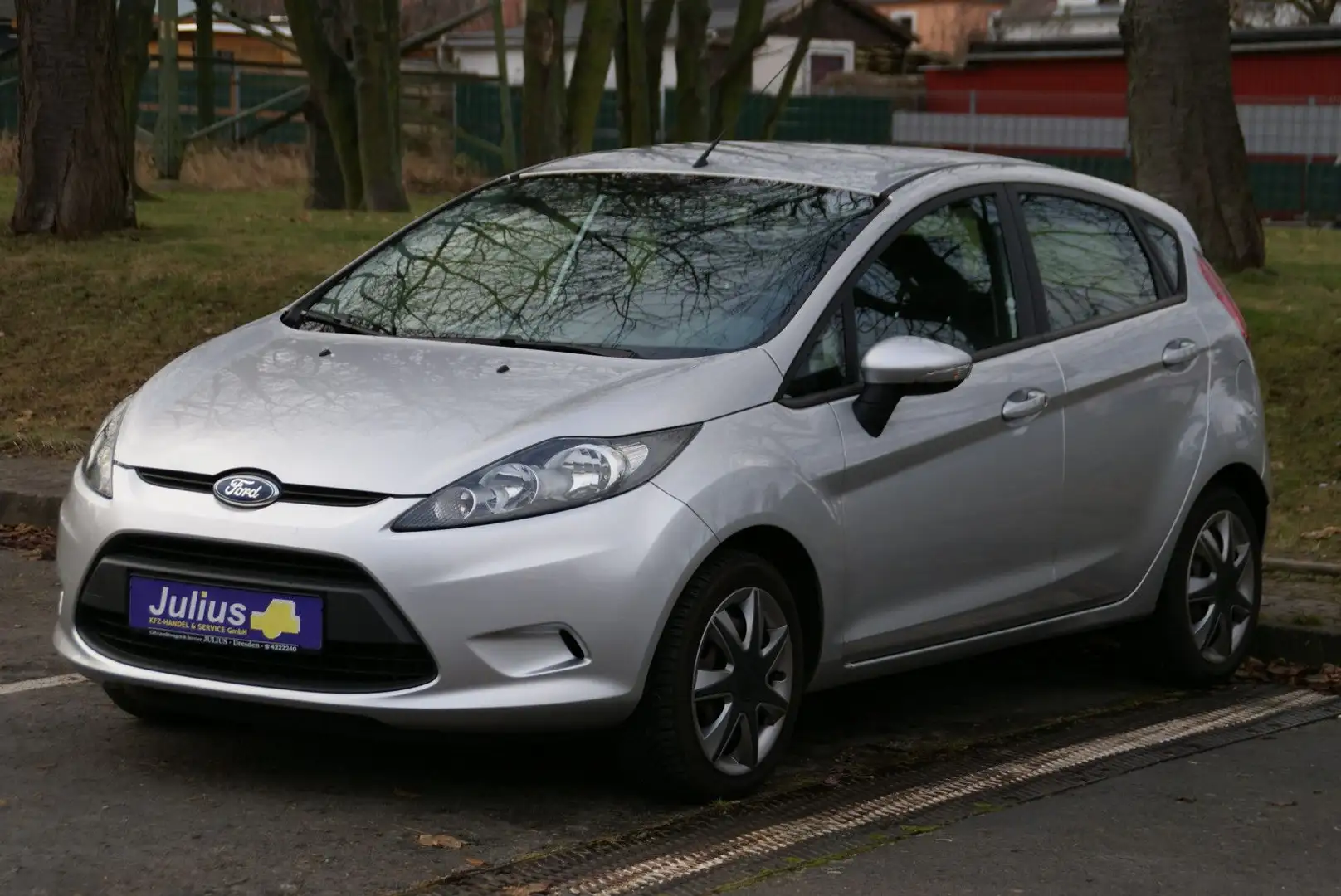 Ford Fiesta Trend 1.25 KLIMA/SHZ/ZV/1.Hand Silber - 2