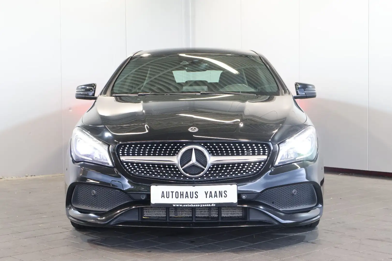 Mercedes-Benz CLA 200 SB AMG FRONT+SIDE+KAM+LED+18" Schwarz - 2