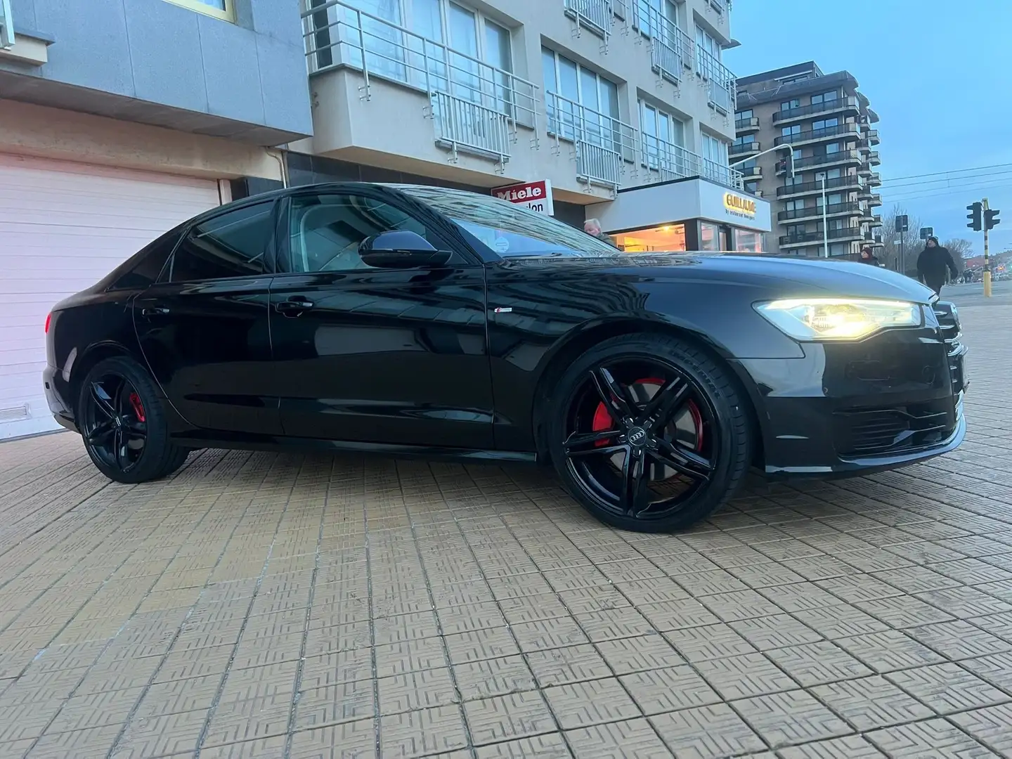 Audi A6 Avant 3.0 TDI S tronic Noir - 2