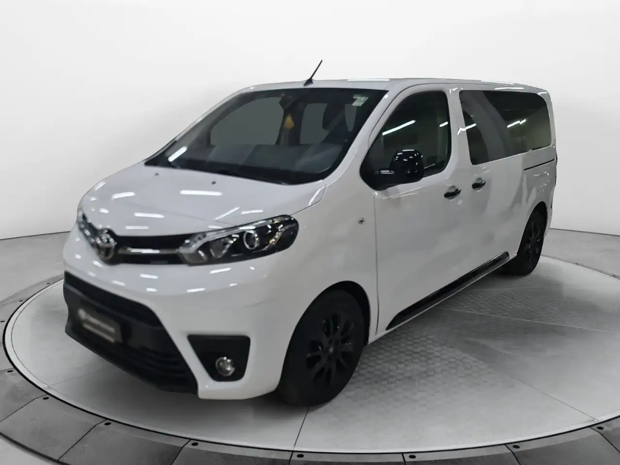 Toyota Proace Proace Verso 2.0D 180Cv S&S A/T L1 D Black Edition 8p — photo 1 of 15