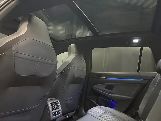 Volkswagen Golf view 17