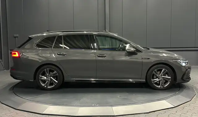 Volkswagen Golf view 6