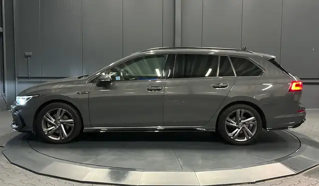 Volkswagen Golf view 2
