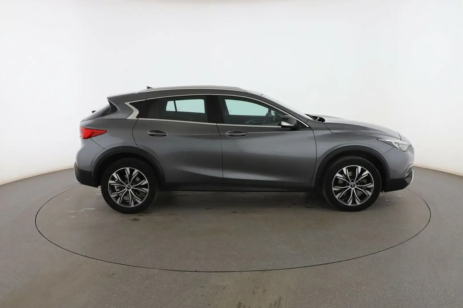 Infiniti QX30 2.2 Diesel Premium Tech Gris - 2