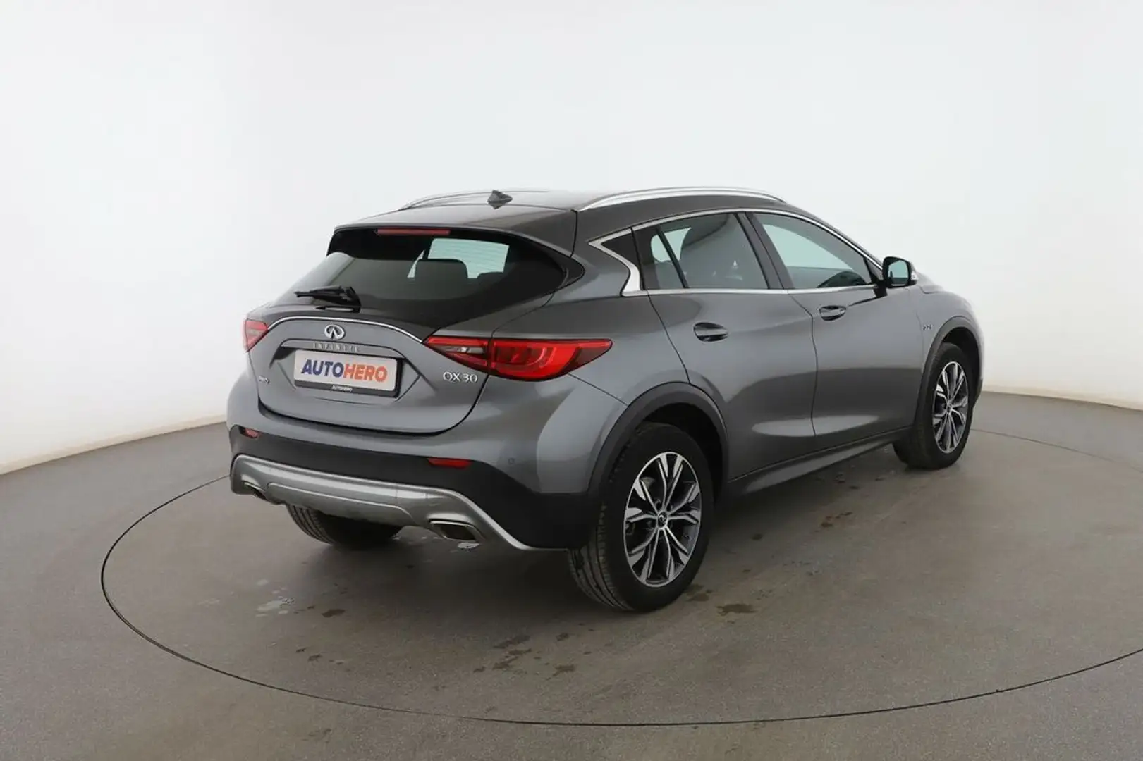 Infiniti QX30 2.2 Diesel Premium Tech Gris - 1