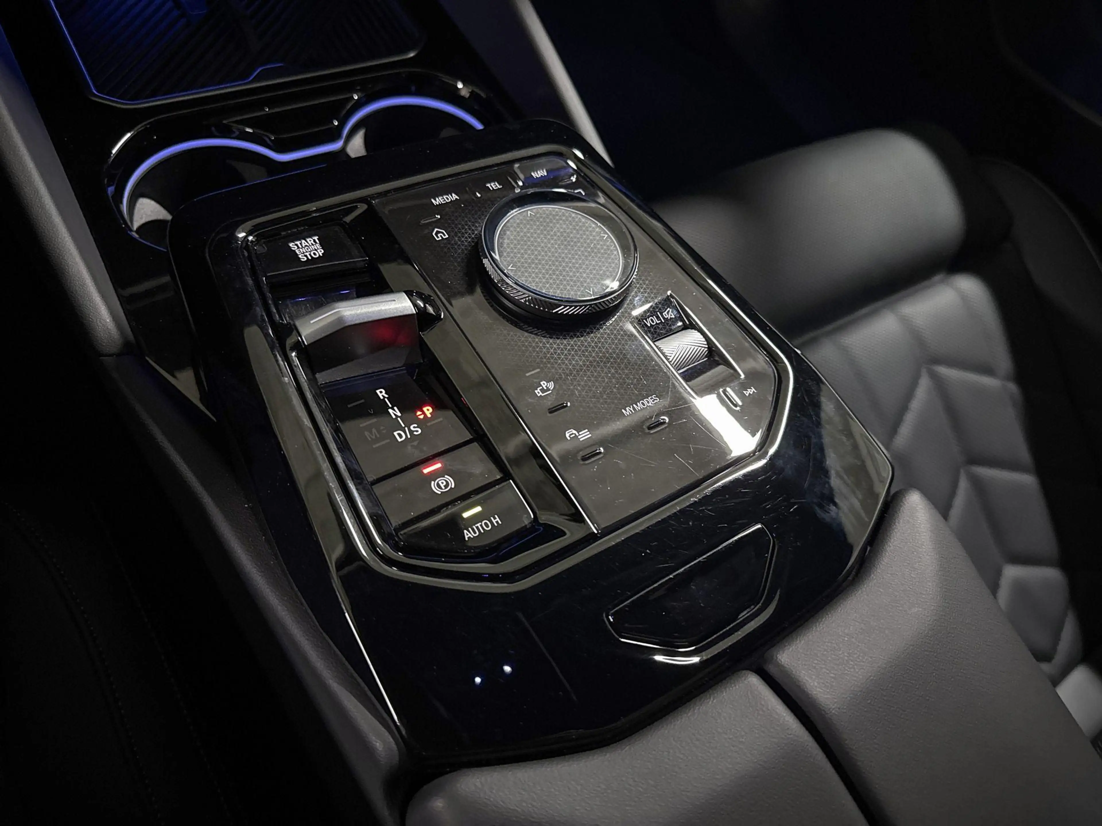BMW 550 5 Serie Touring 550e xDrive | Bowers & Wilkins | I — photo 15