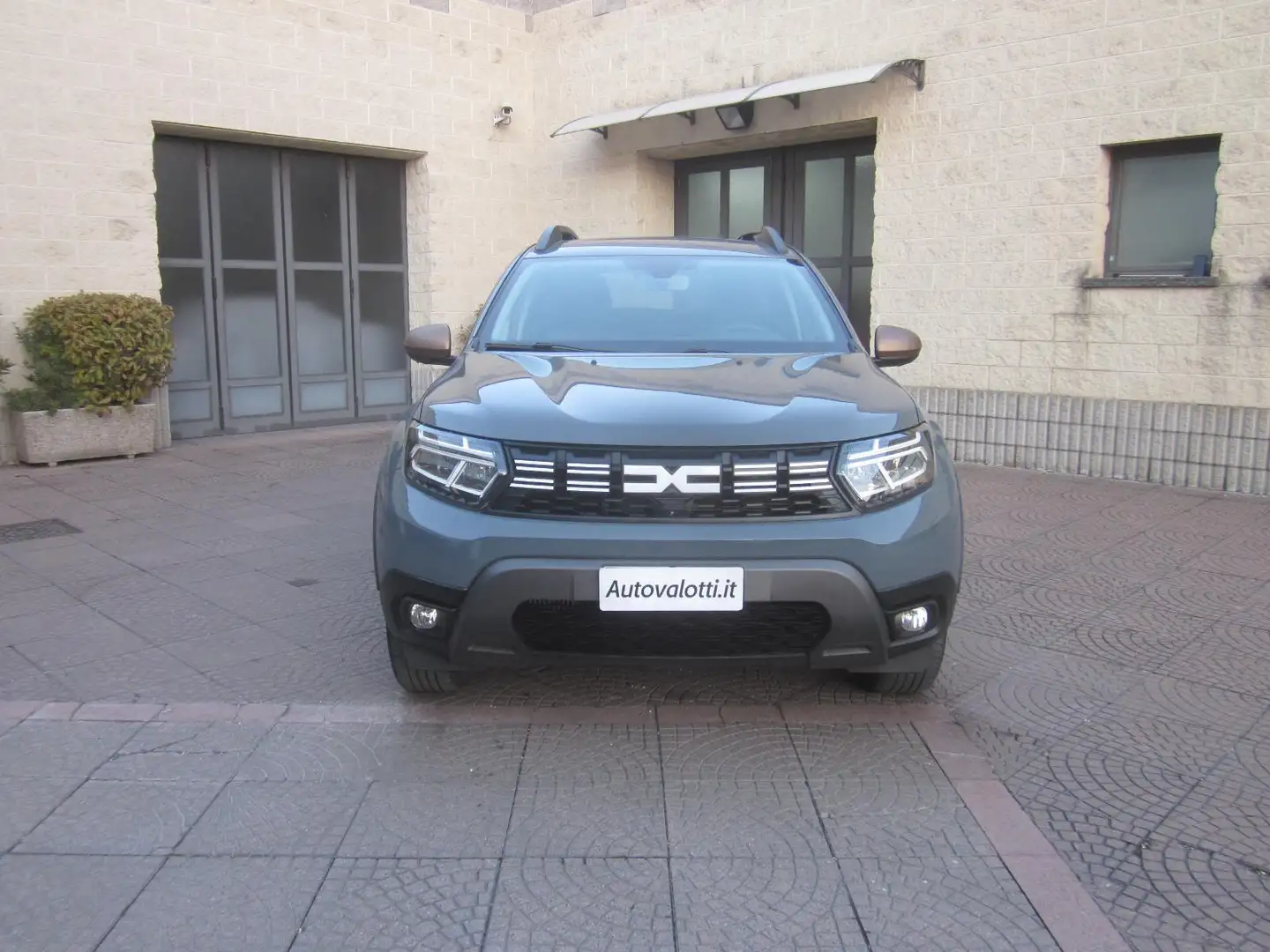 Dacia Duster 1.0 TCe GPL 4x2 Extreme NESSUN VINCOLO Gris - 2
