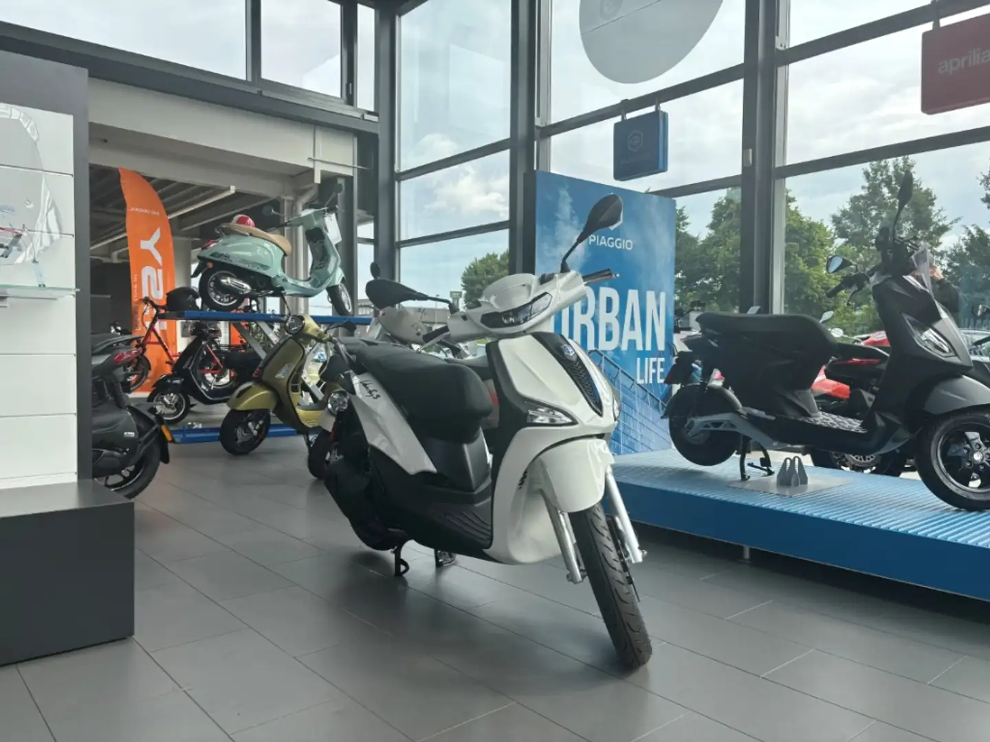 Piaggio Liberty 125 S White IGET E5+ SOFORT VERFÜGBAR Blanc - 1