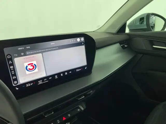Audi Q3 view 9