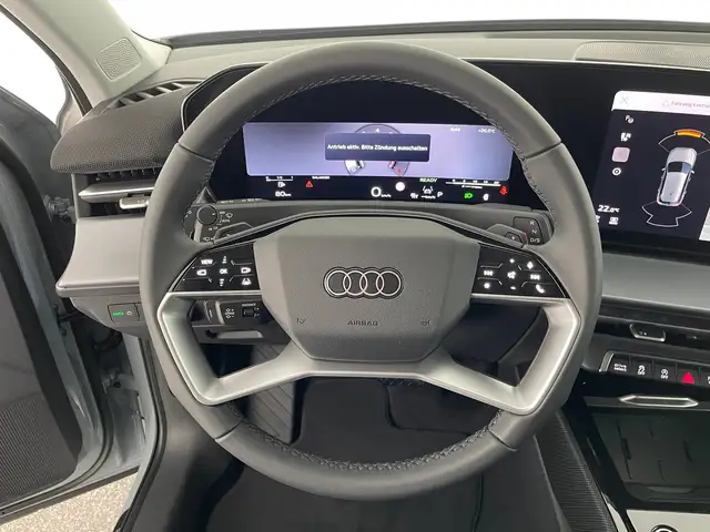 Audi Q3 view 12