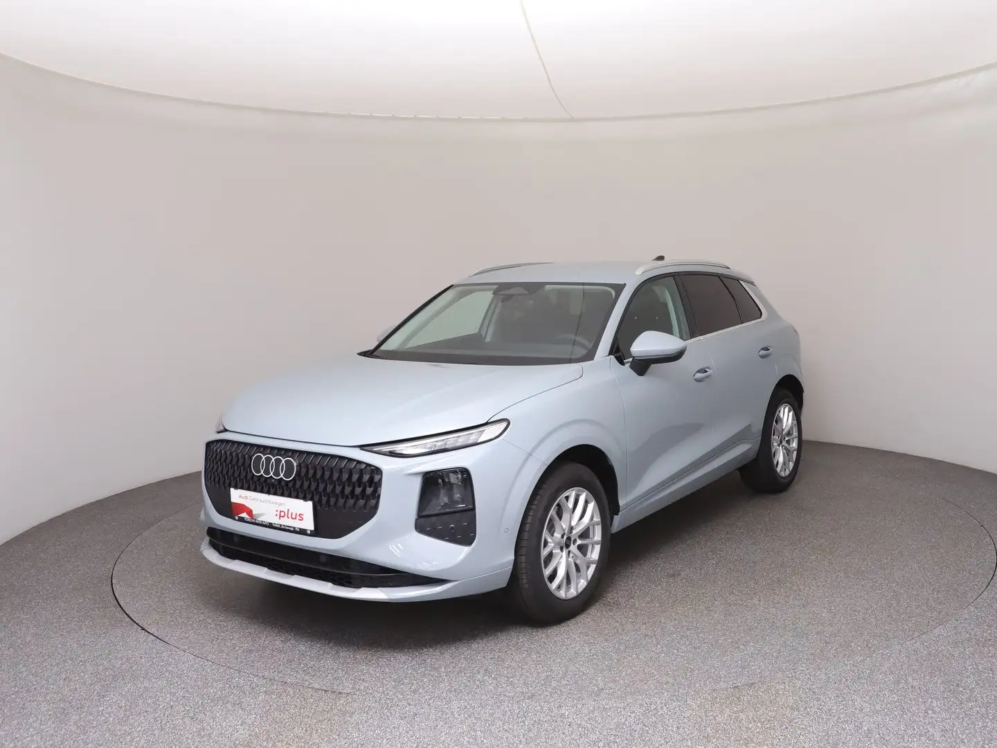 Audi Q3 TFSI 110 kW  intense Grau - 1