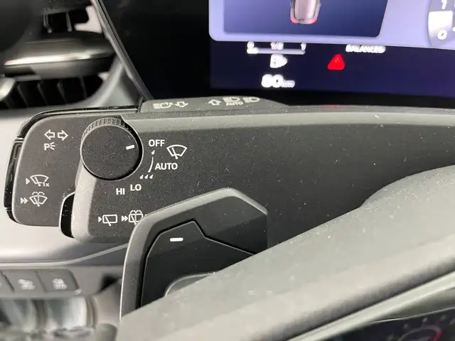 Audi Q3 view 14