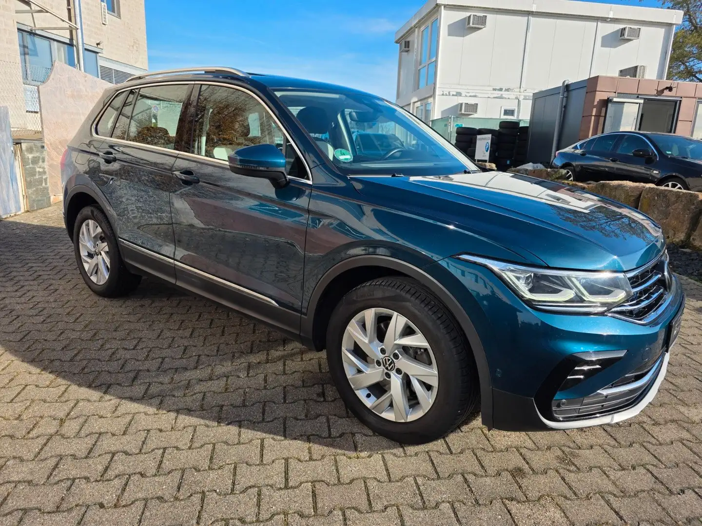 Volkswagen Tiguan Elegance eHybrid*PANORAMA*UP-DISPLAY Bleu - 2