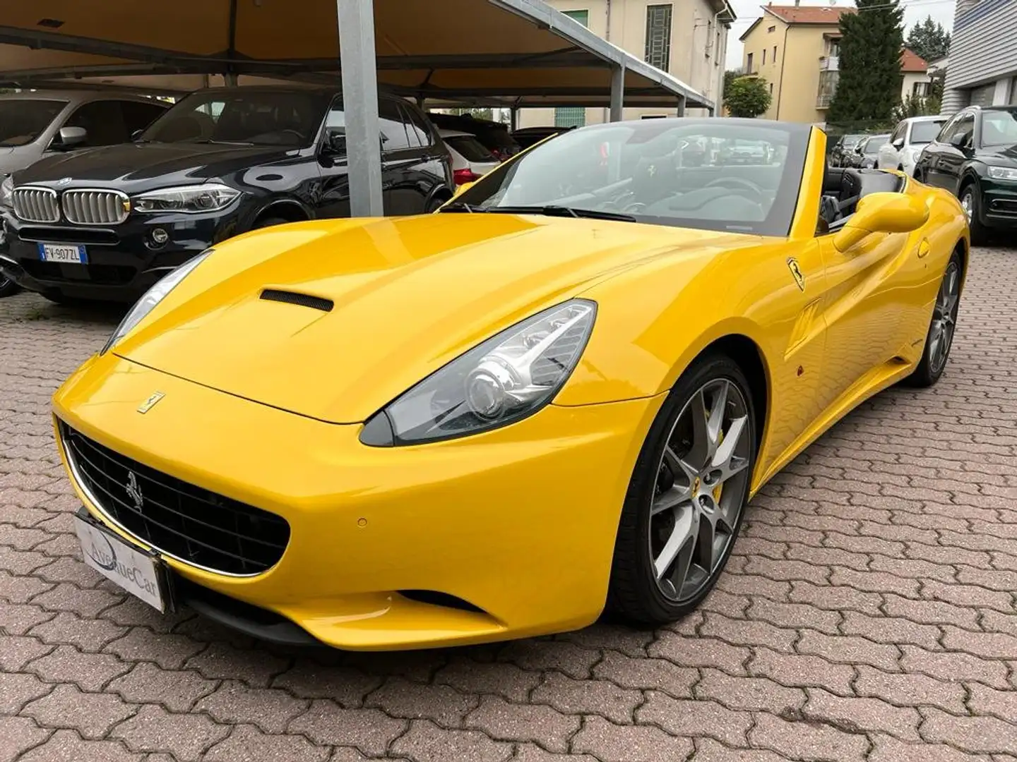 Ferrari California CERCHI DA 20'' VOLANTE A LED CARBONIO INTERNO FULL Žlutá - 2