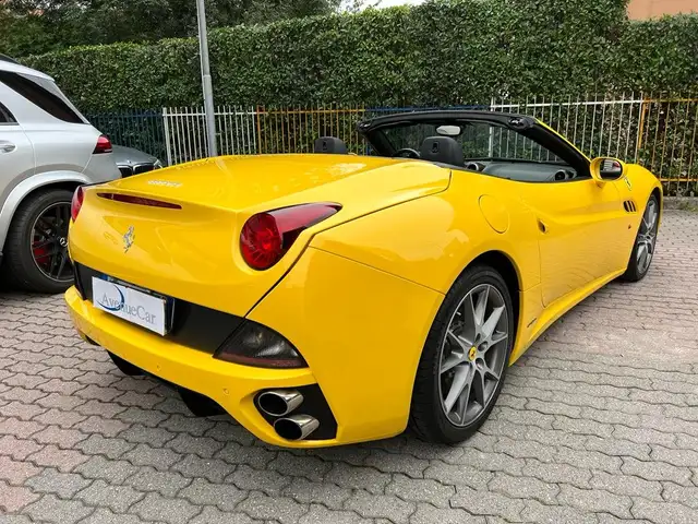 Ferrari California view 7